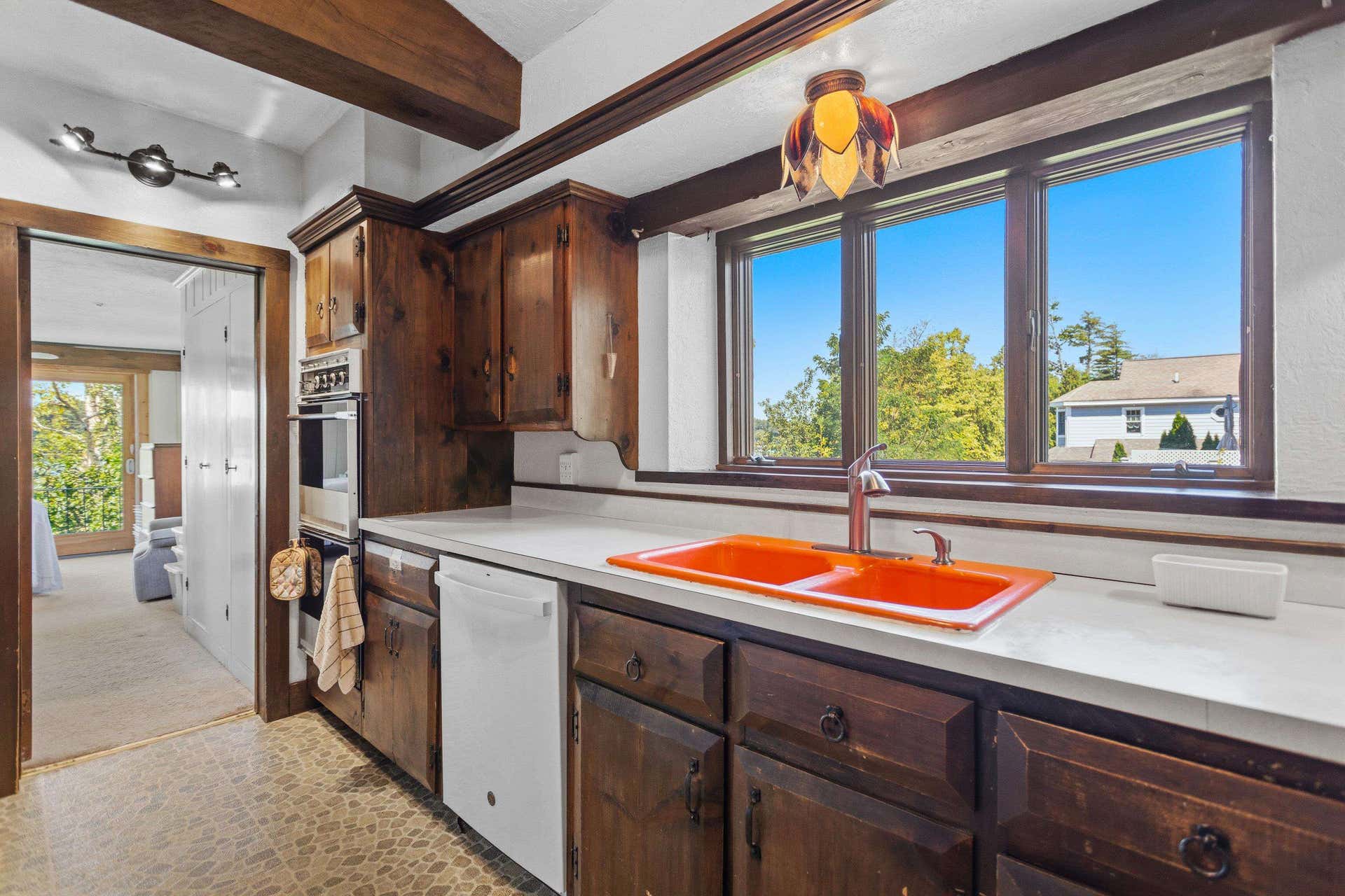 21 Goodridge Avenue, Salem, NH 03079