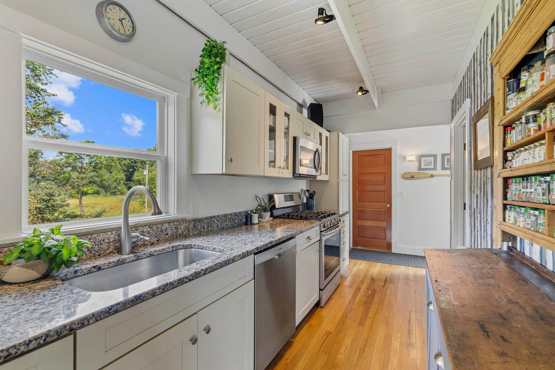 31 & 37 River Cottage Lane, Orford, NH 03777
