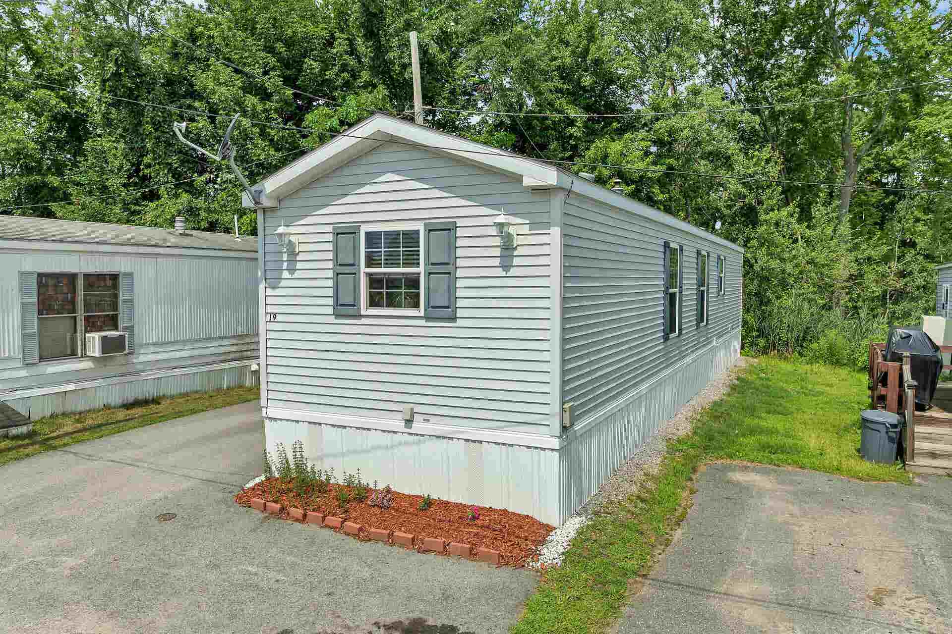 19 Brookwood Drive, Salem, NH 03079