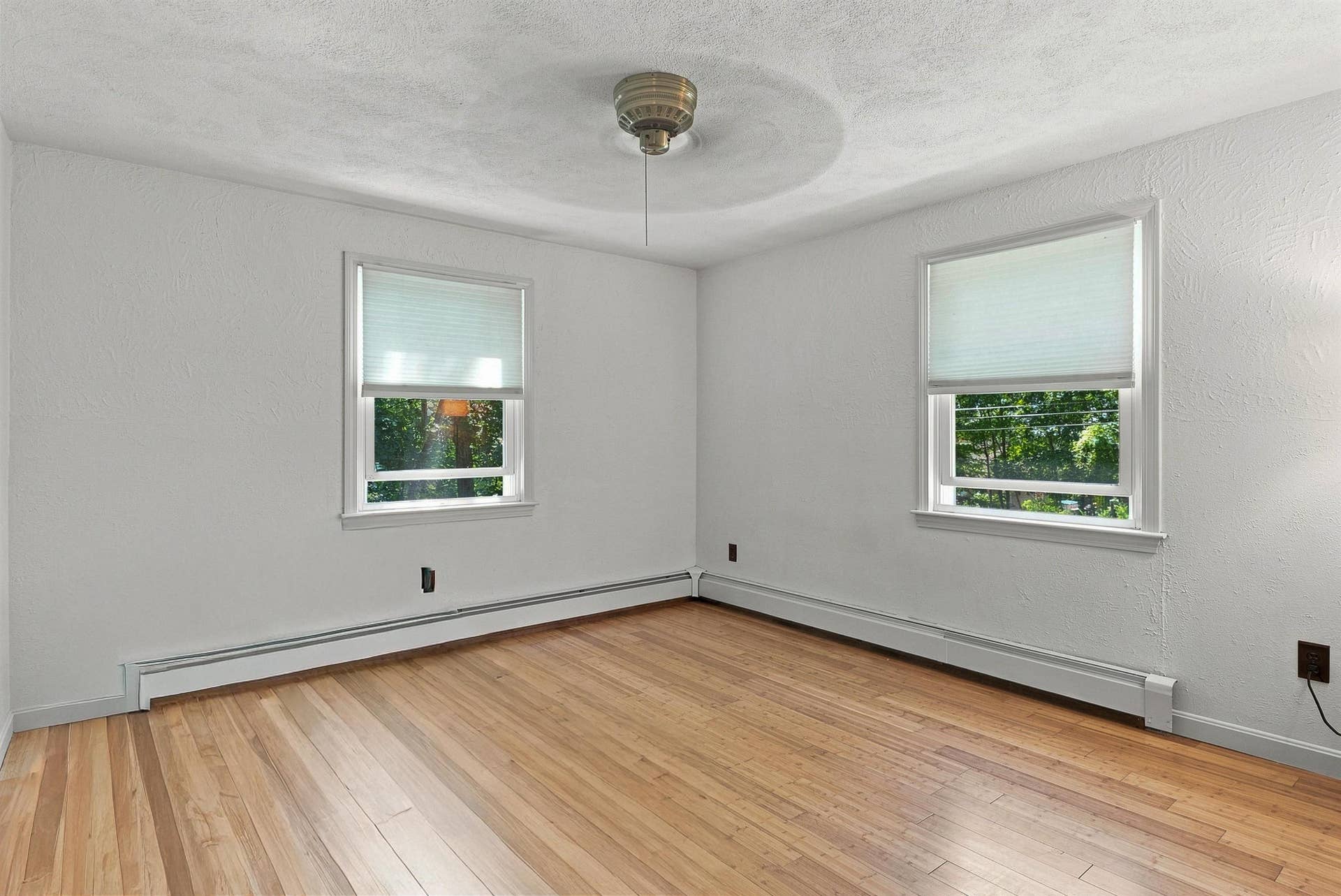 24 Julie Avenue, Salem, NH 03079