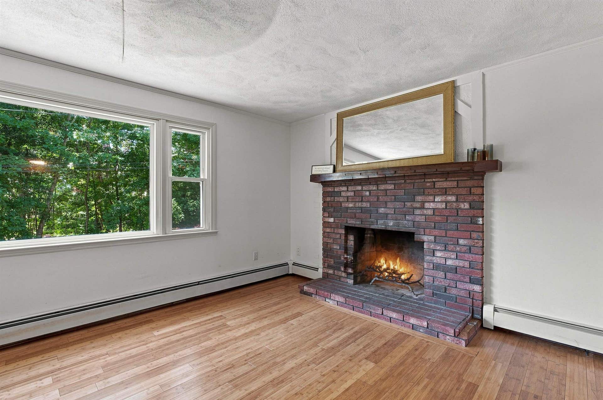 24 Julie Avenue, Salem, NH 03079