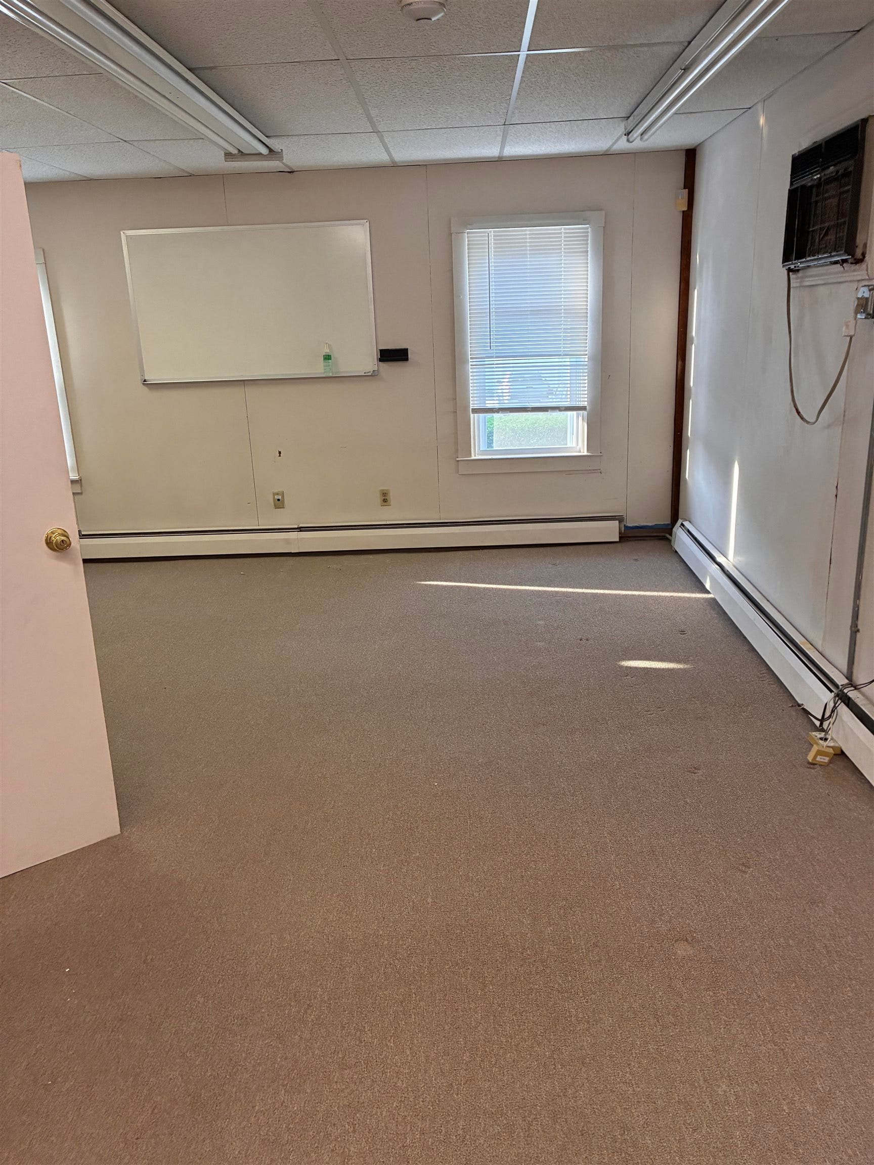 46 W Broadway, #1st floor, Derry, NH 03038
