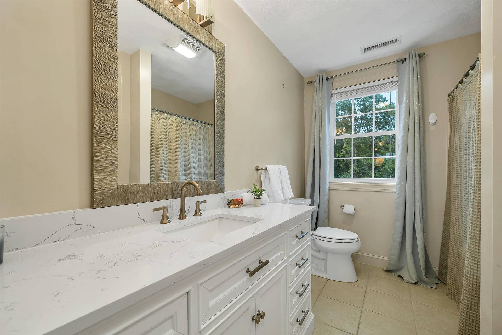 8 Hemlock Lane, Groveland, MA 01834