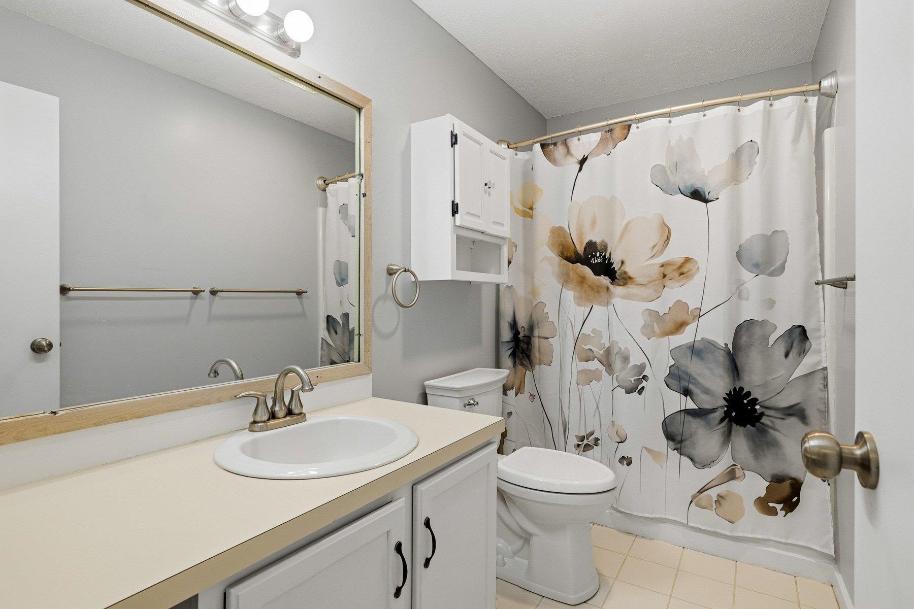 107 Dunvegan Woods Drive, Hampton, NH 03842