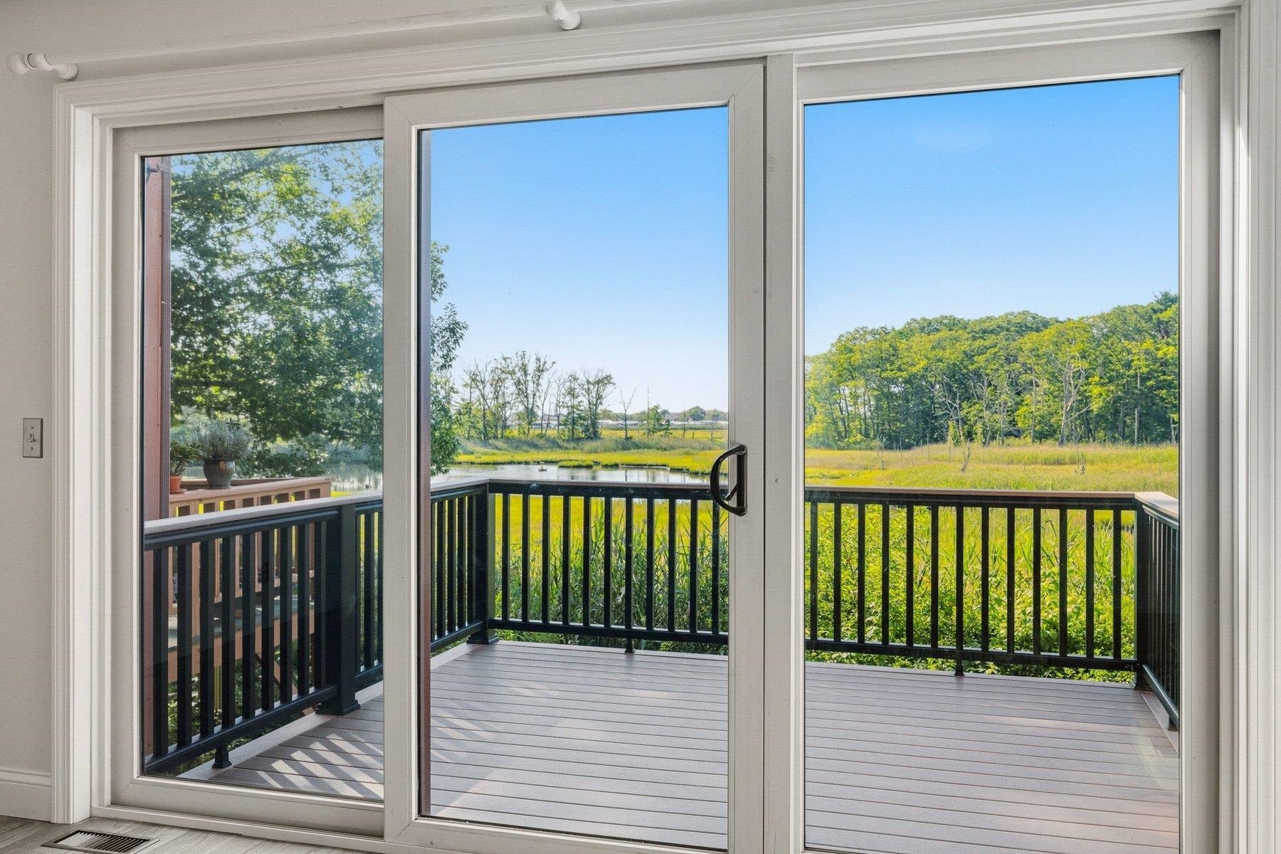 107 Dunvegan Woods Drive, Hampton, NH 03842