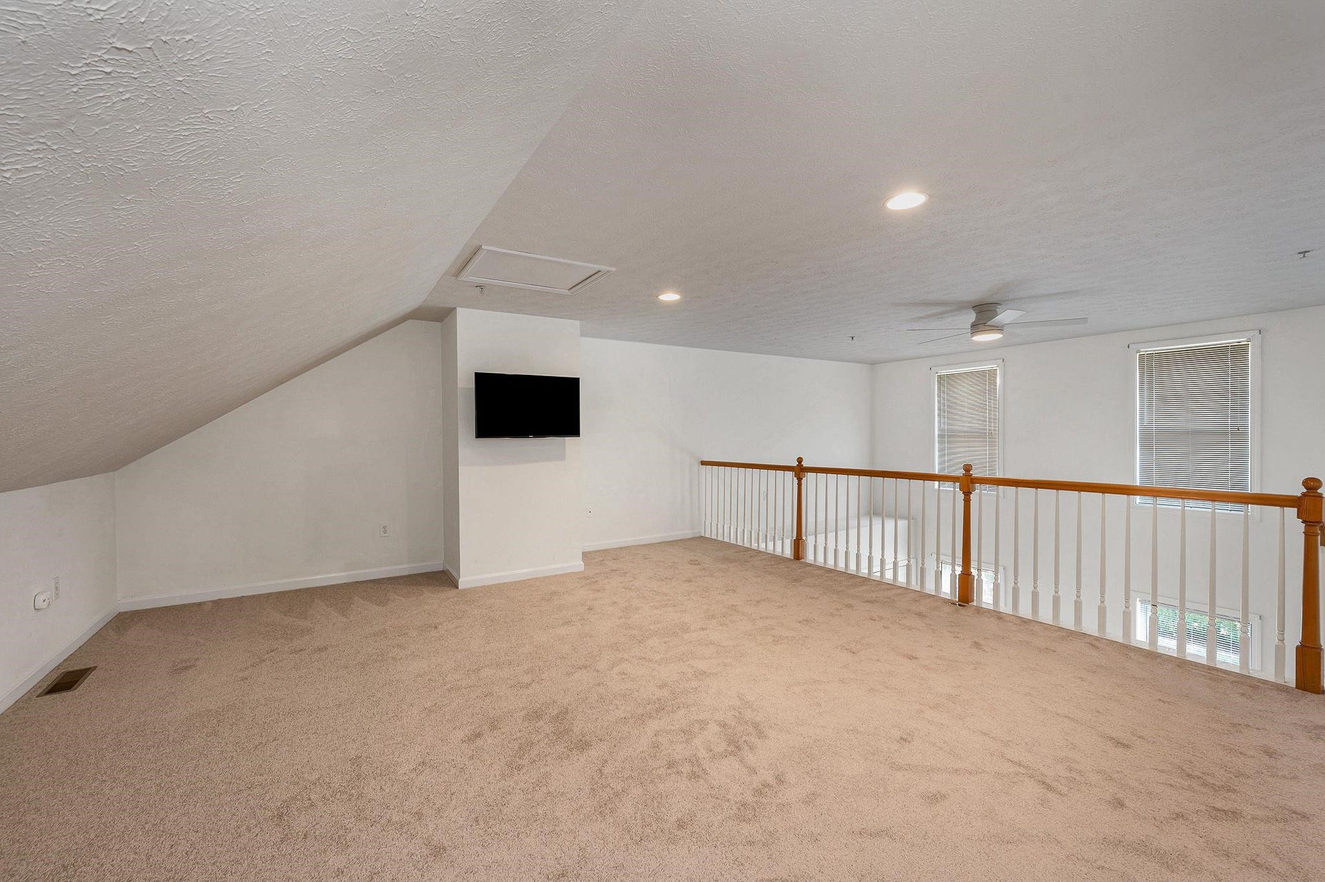 4 Georgetowne Drive, #4, Nashua, NH 03062