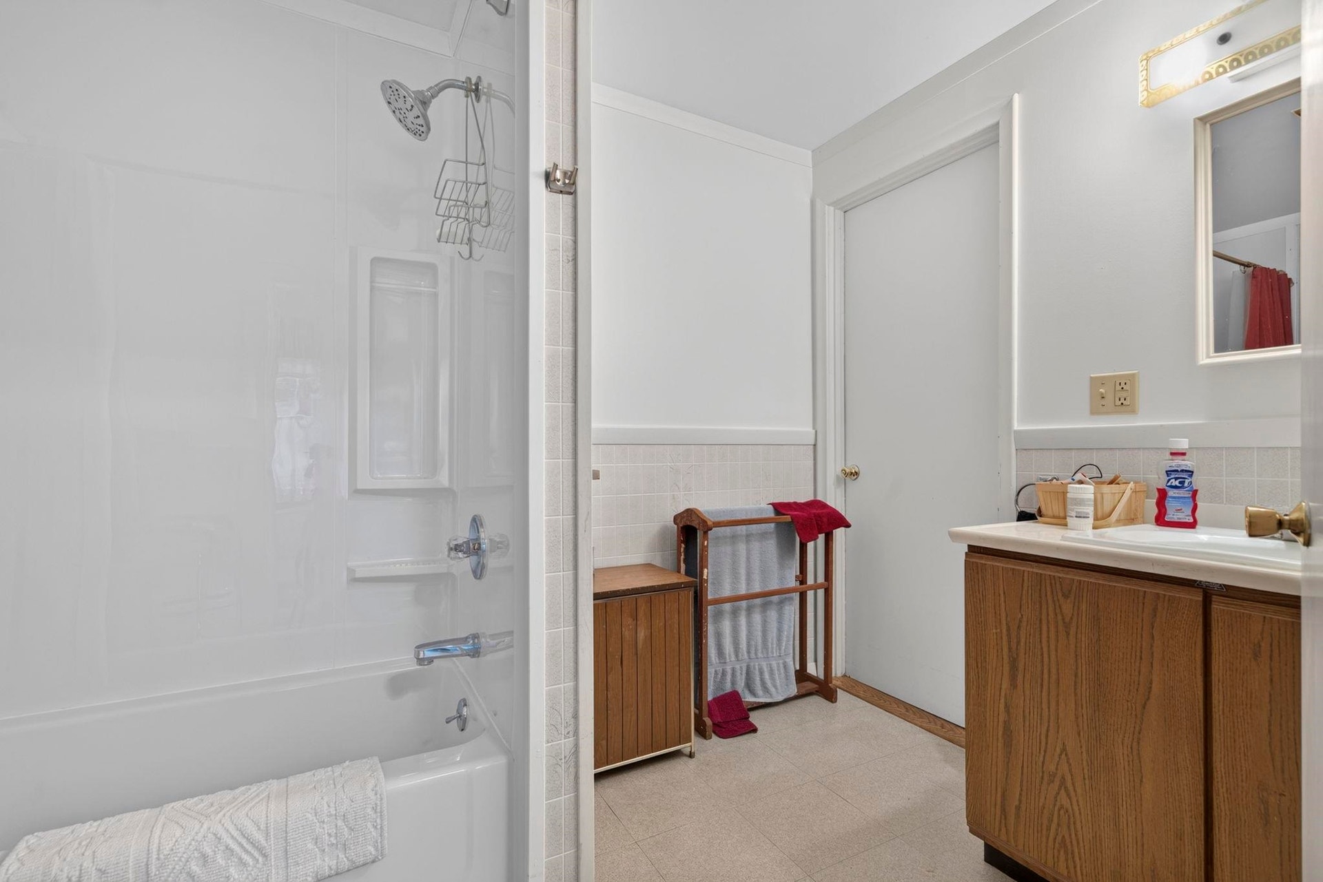 18 School Street, Hillsborough, NH 03244