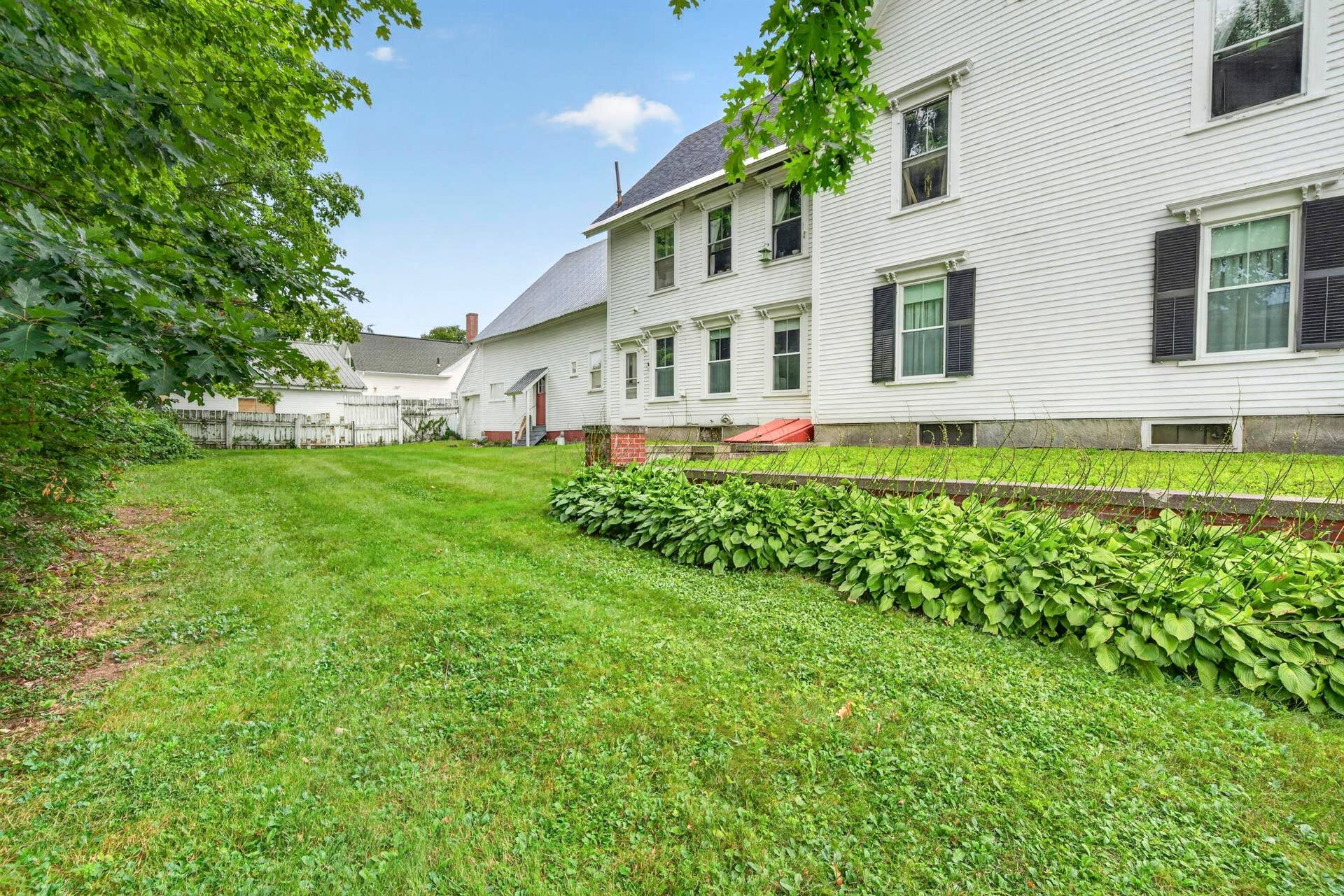 18 School Street, Hillsborough, NH 03244