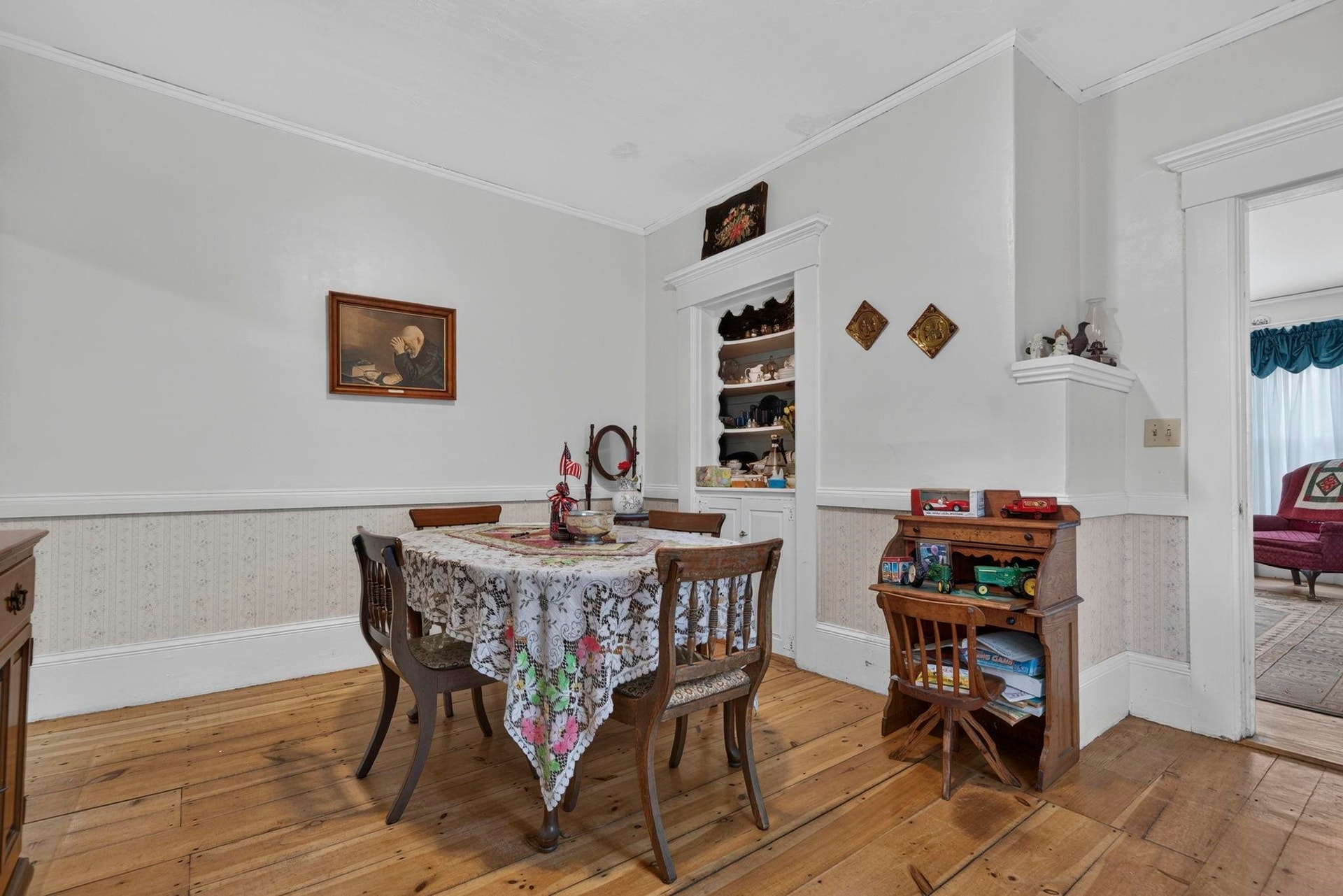18 School Street, Hillsborough, NH 03244