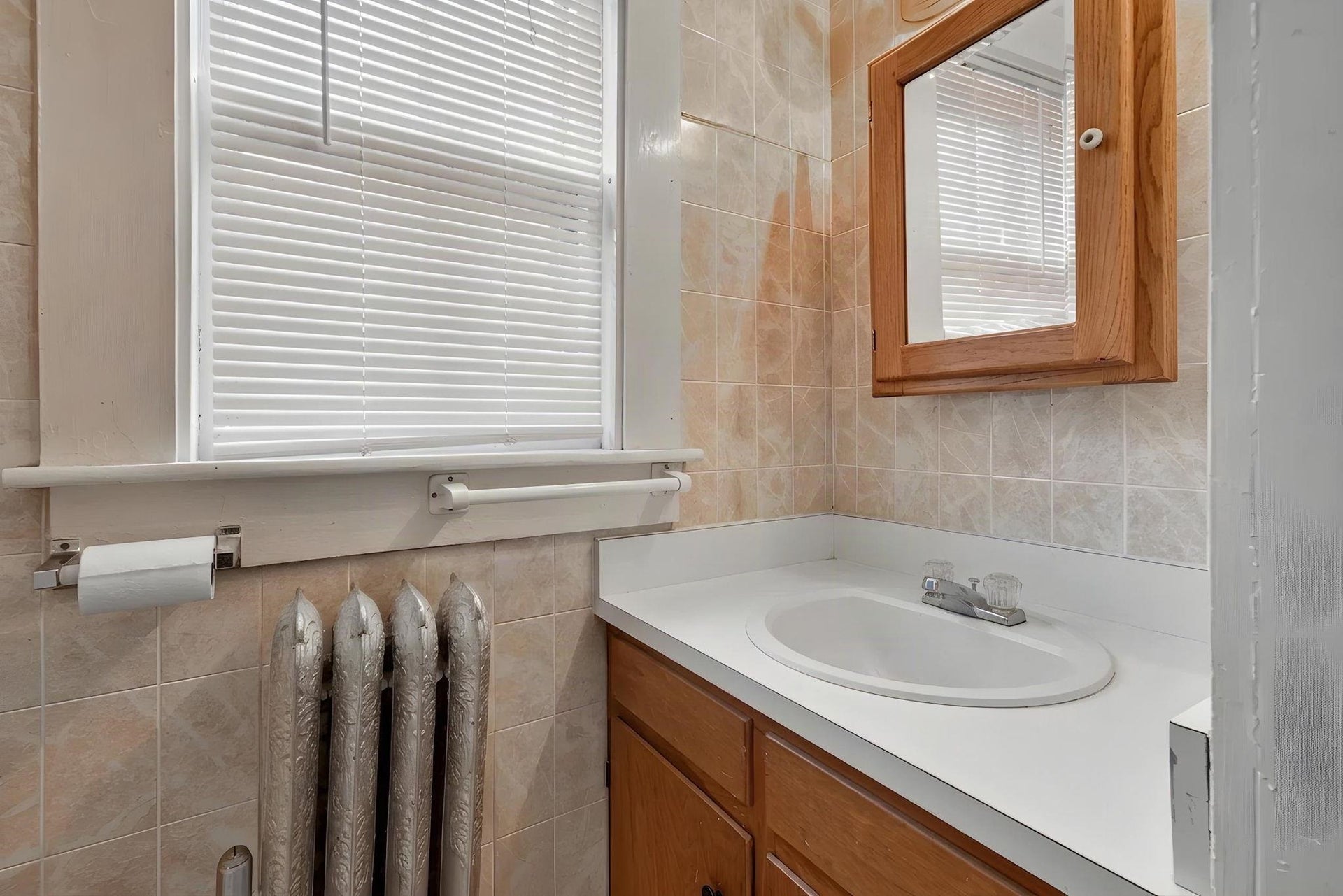 Tenant's personal items digitally removed
