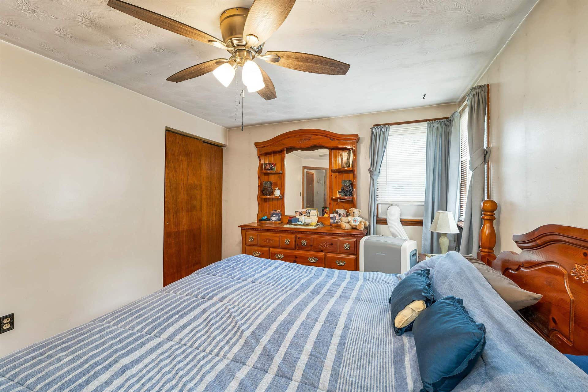 21 Briar Avenue, Salem, NH 03079
