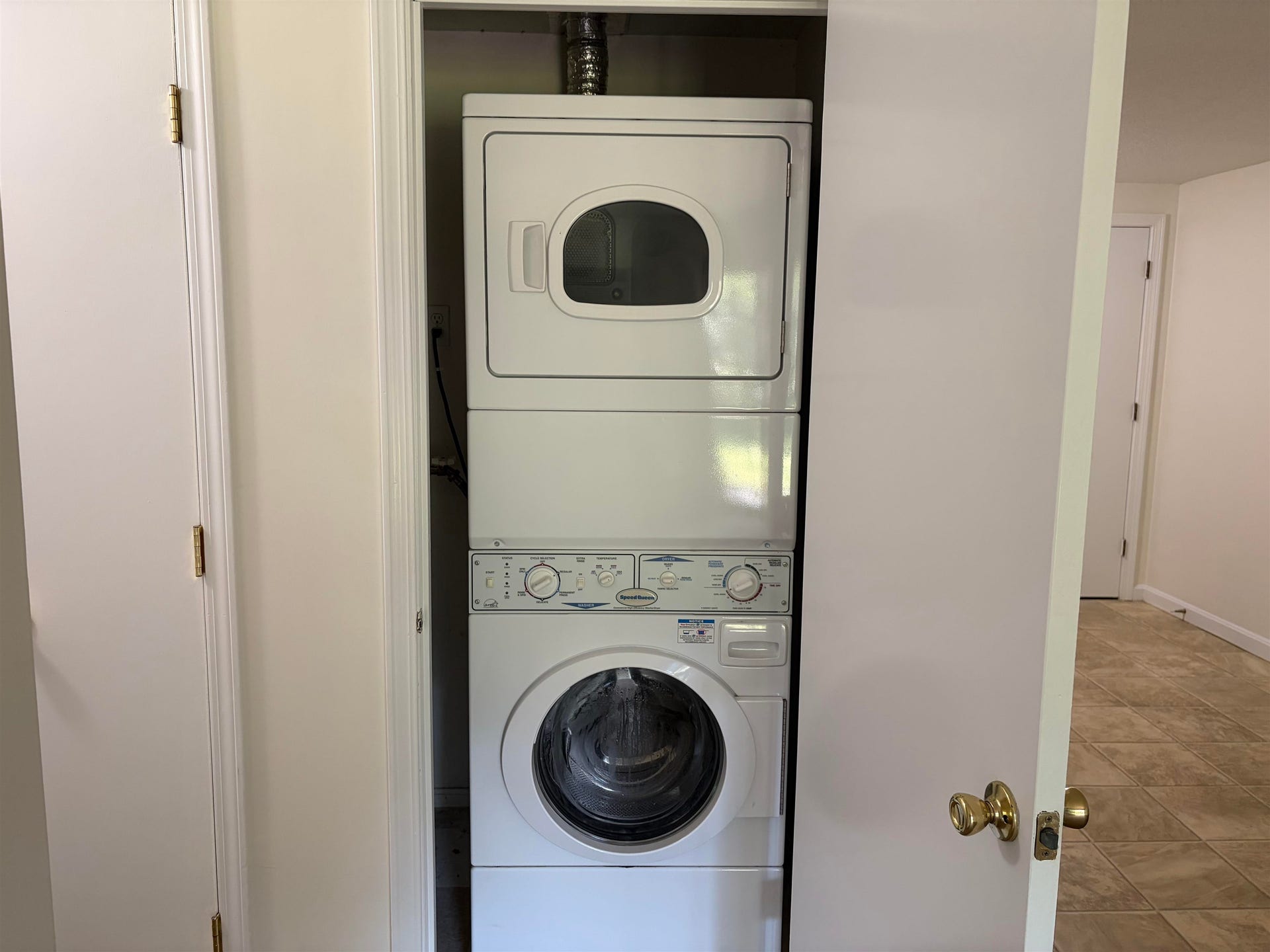 2108 White Cedar Boulevard, Portsmouth, NH 03801