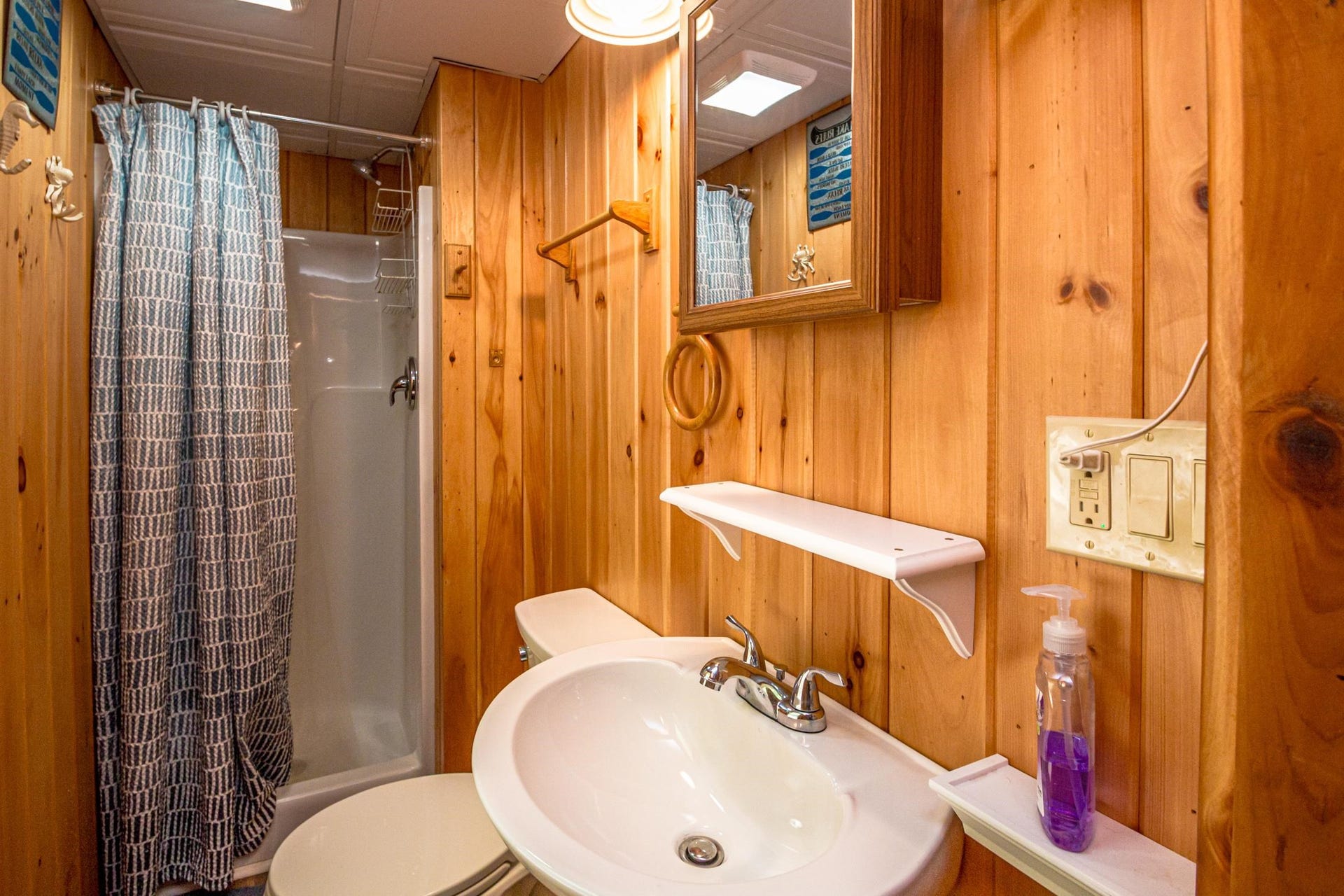 60 N Roberts Cove Road, Wakefield, NH 03872