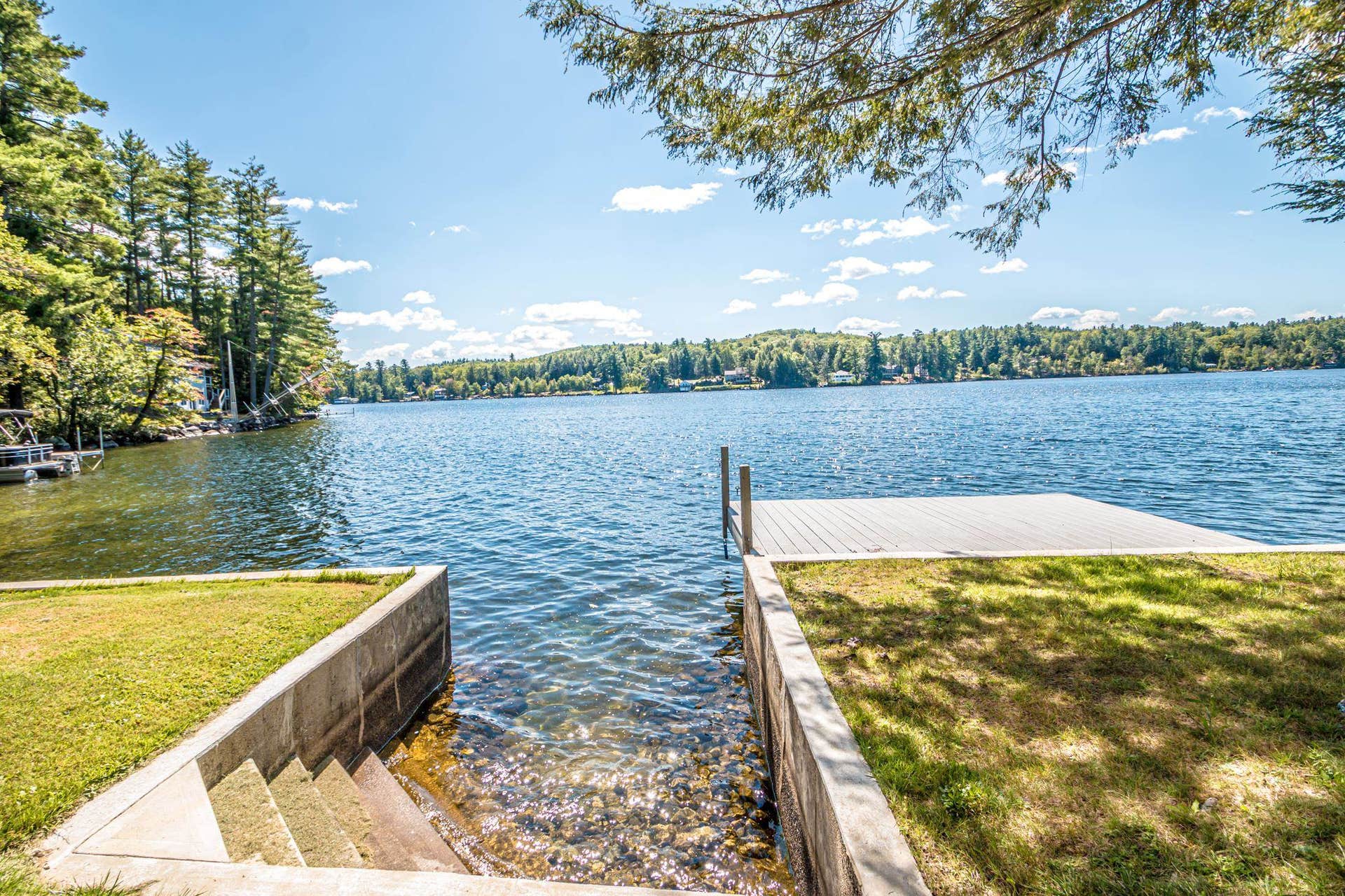 60 N Roberts Cove Road, Wakefield, NH 03872
