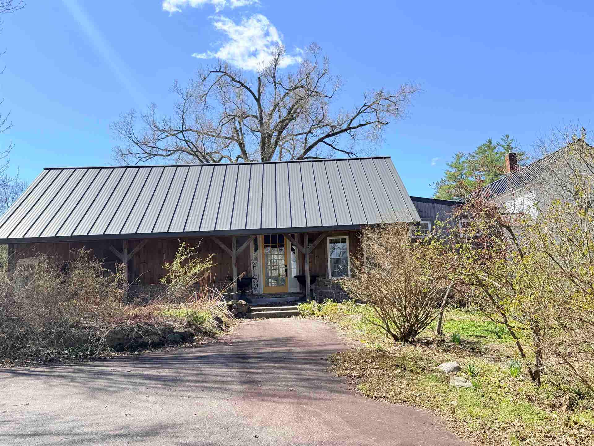 Separate entrance to barn/great room