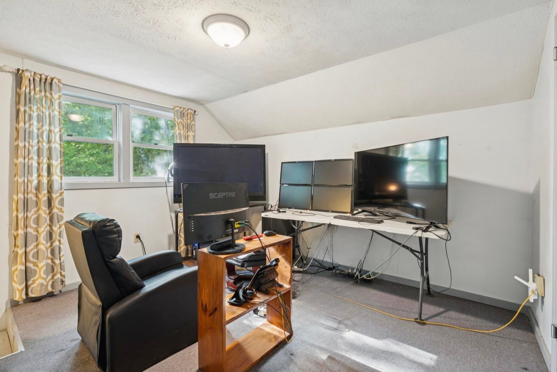 856 2Nd Nh Turnpike, Hillsborough, NH 03244