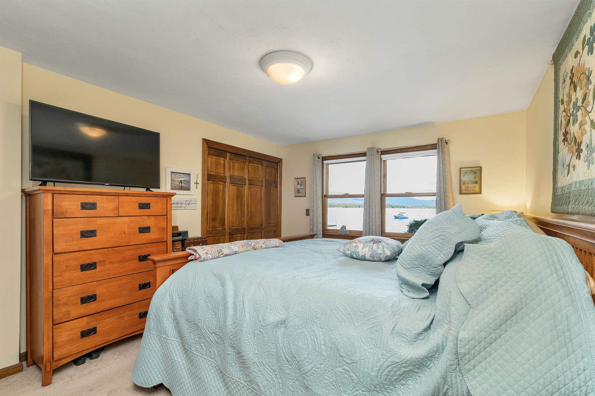 16 Cottage Road, Meredith, NH 03253