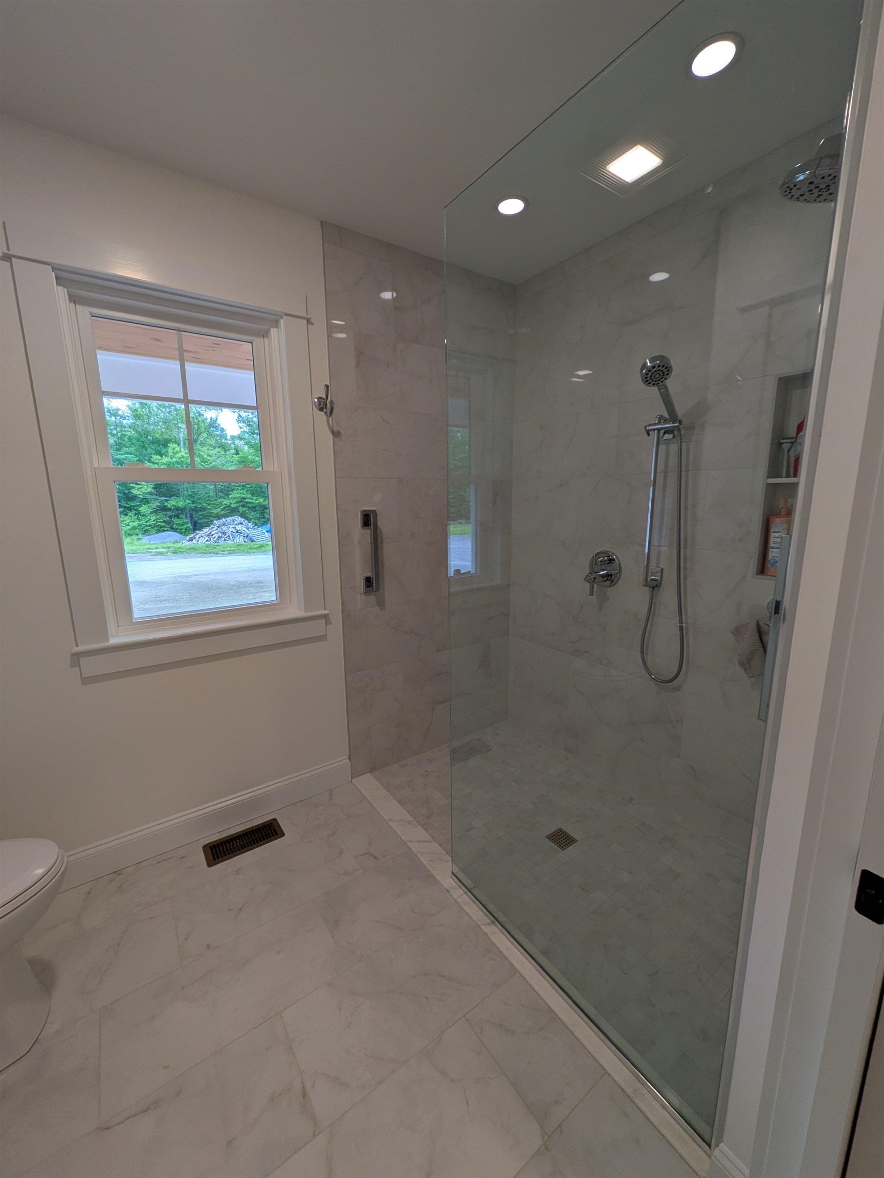 107 Sawyer Lake Road, Gilmanton, NH 03237