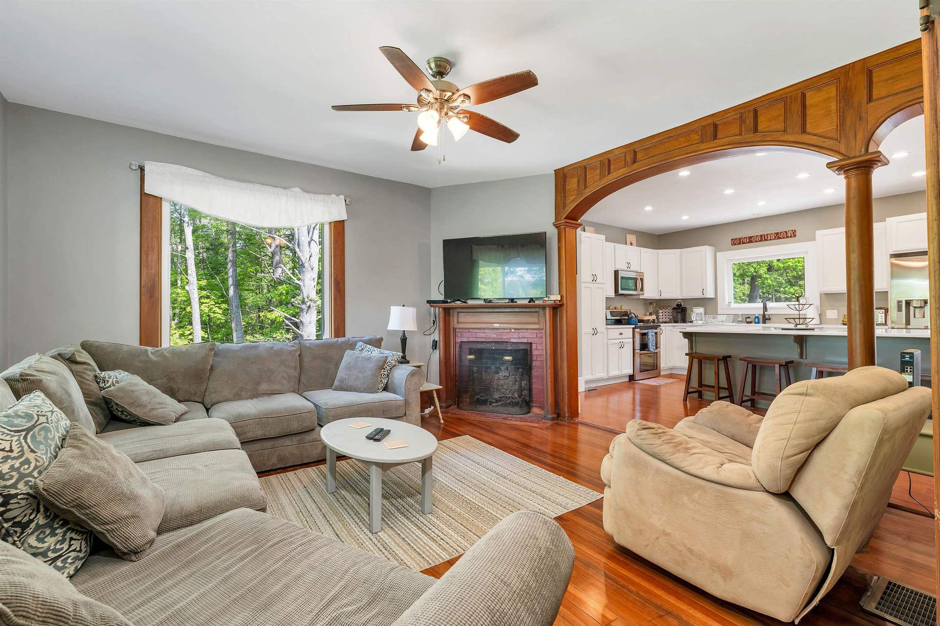85 Governor Wentworth Highway, Tuftonboro, NH 03816