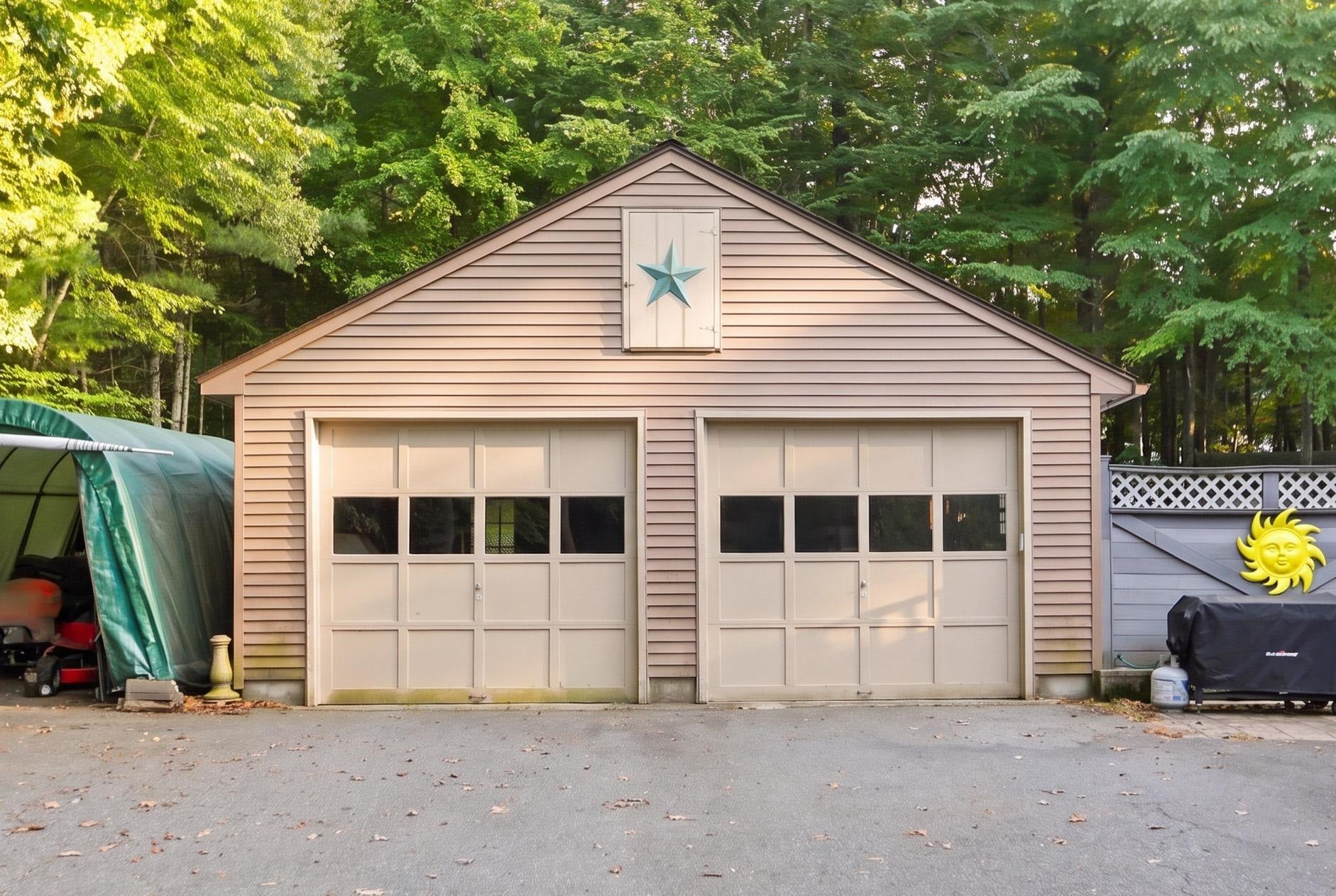 17 Maple Street, Douglas, MA 01516