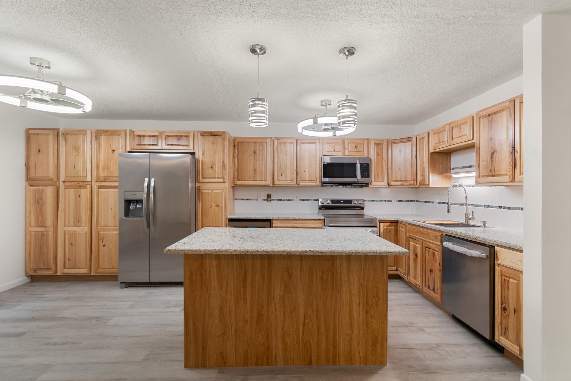 77 Bayberry Lane, South Burlington, VT 05403