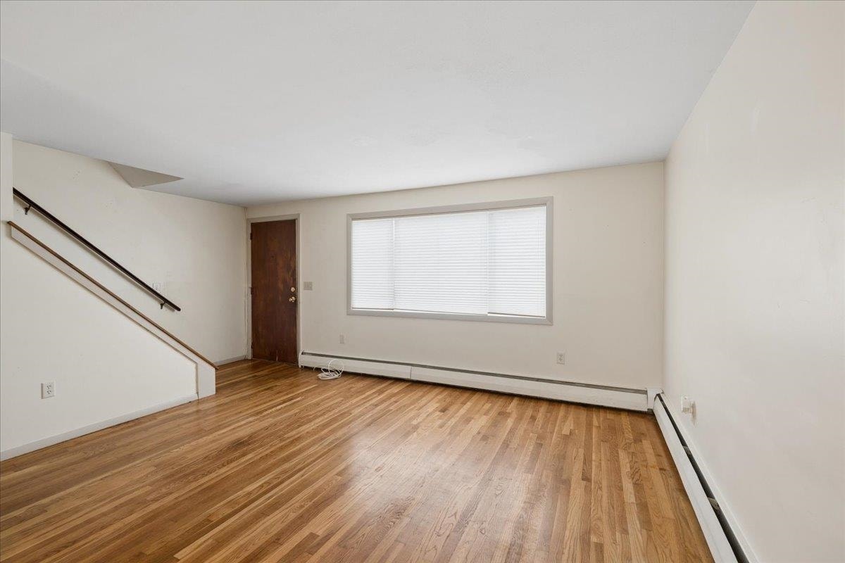 5 Oliver Drive, Hudson, NH 03051