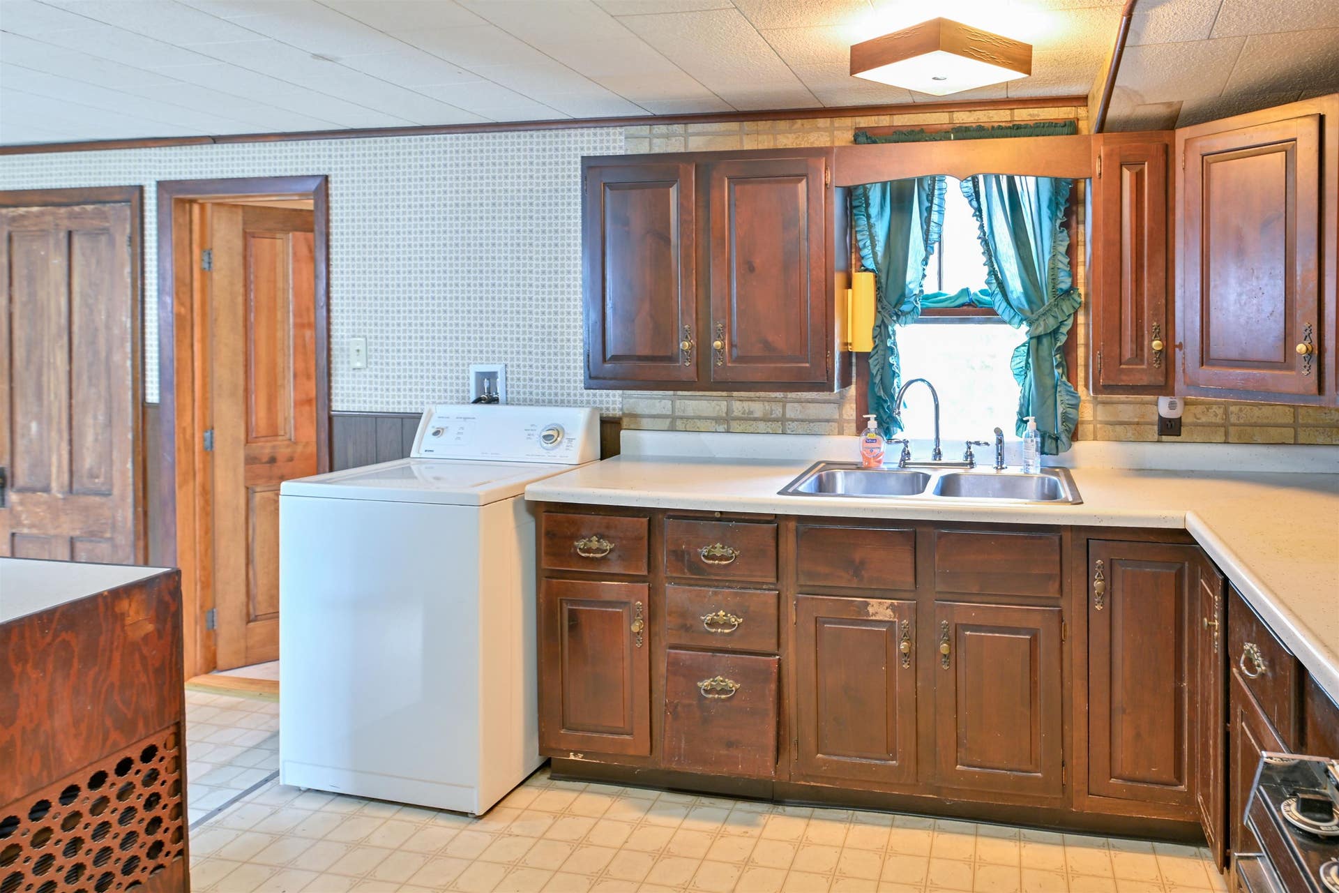120 Ashland Street, Manchester, NH 03104