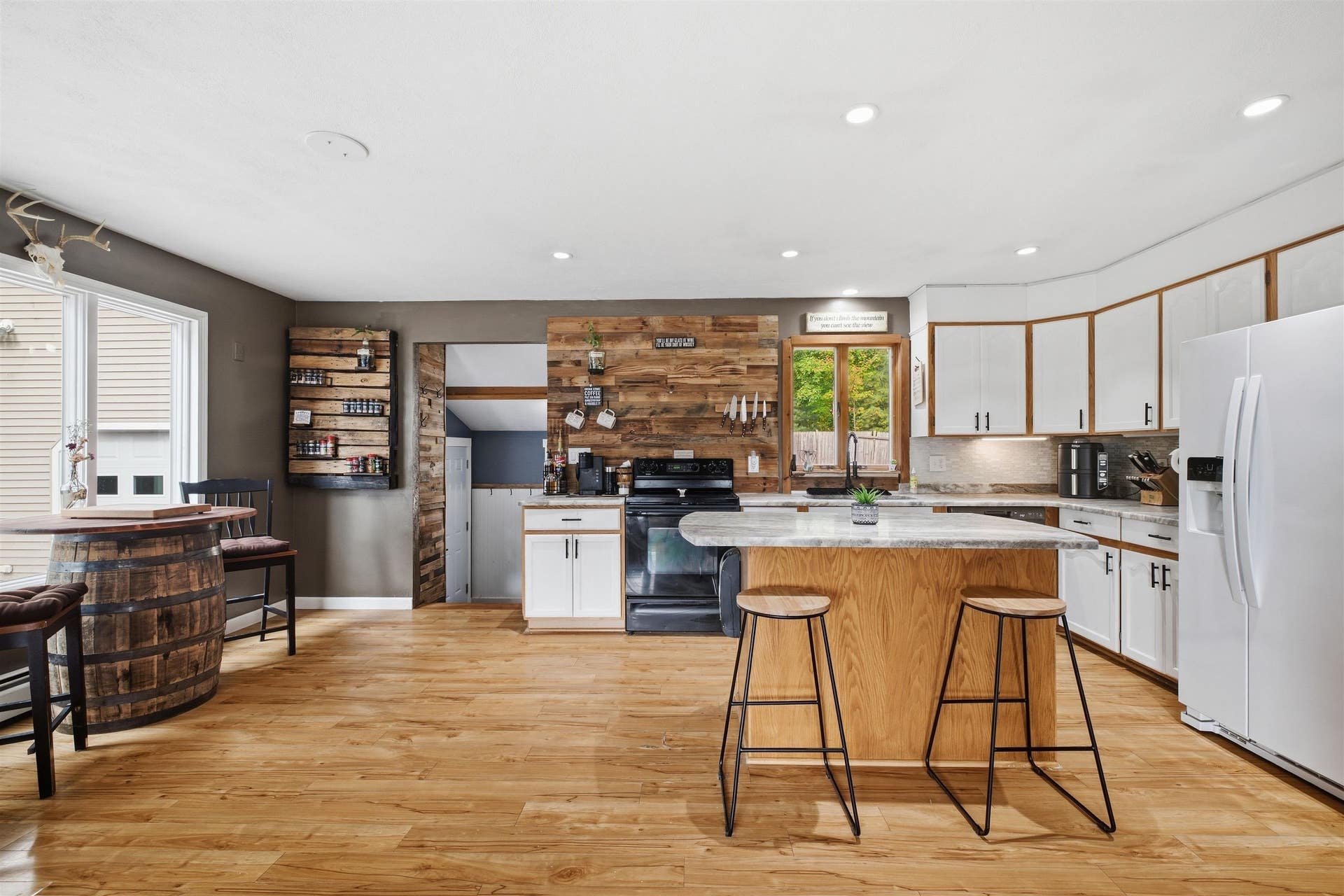 38 Eayers Pond Road, Hudson, NH 03051