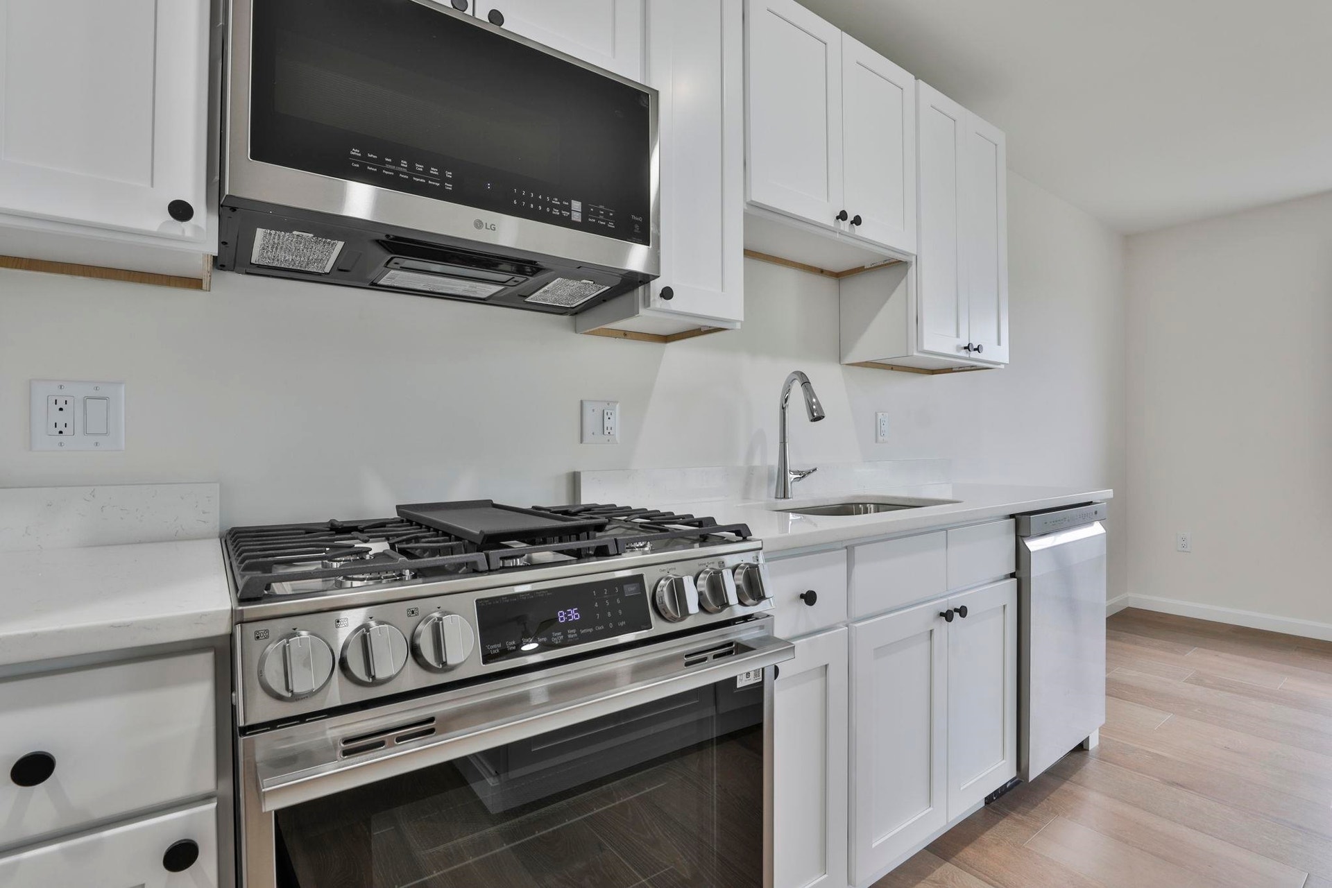 64 Crestview Way, Raymond, NH 03077
