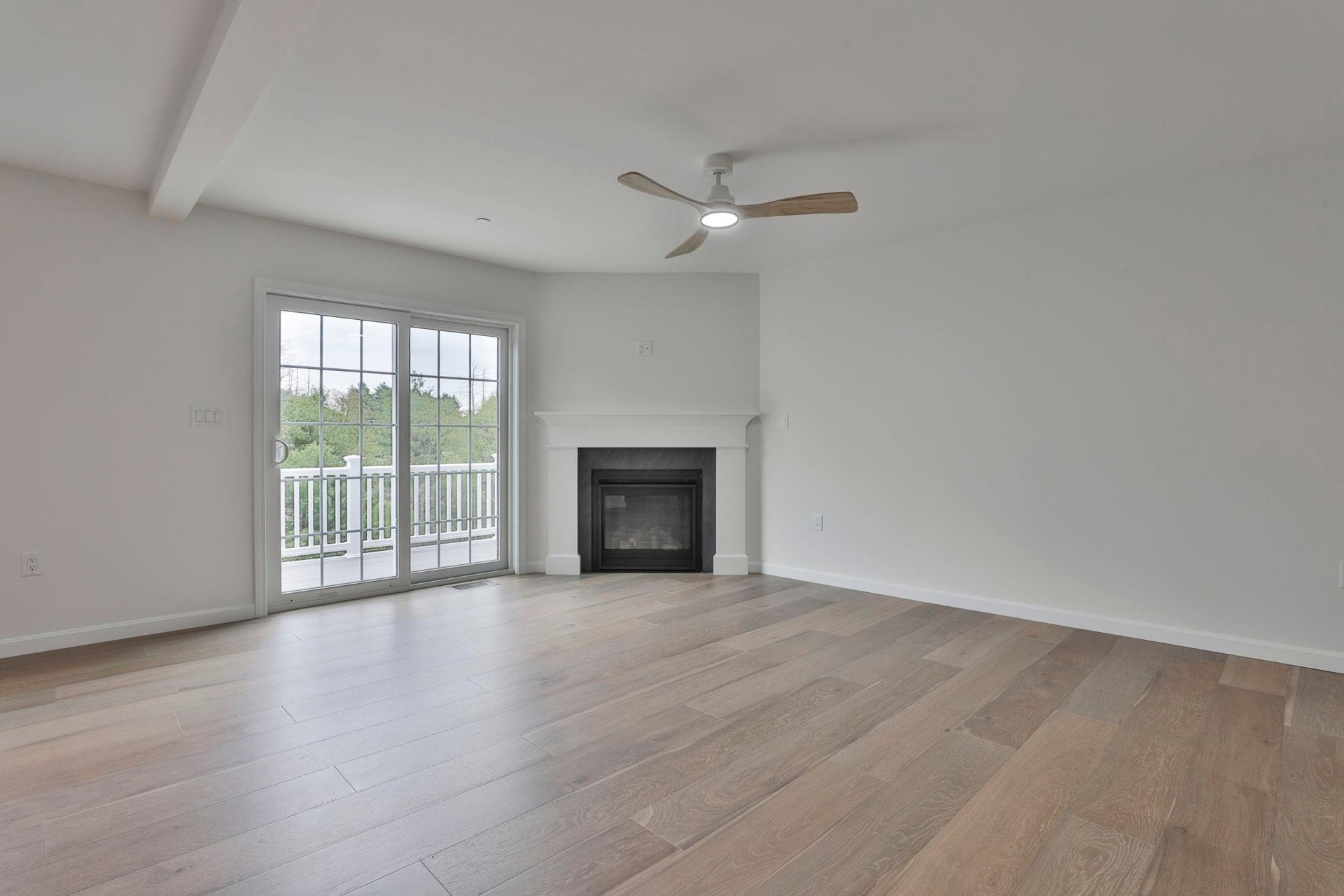 64 Crestview Way, Raymond, NH 03077