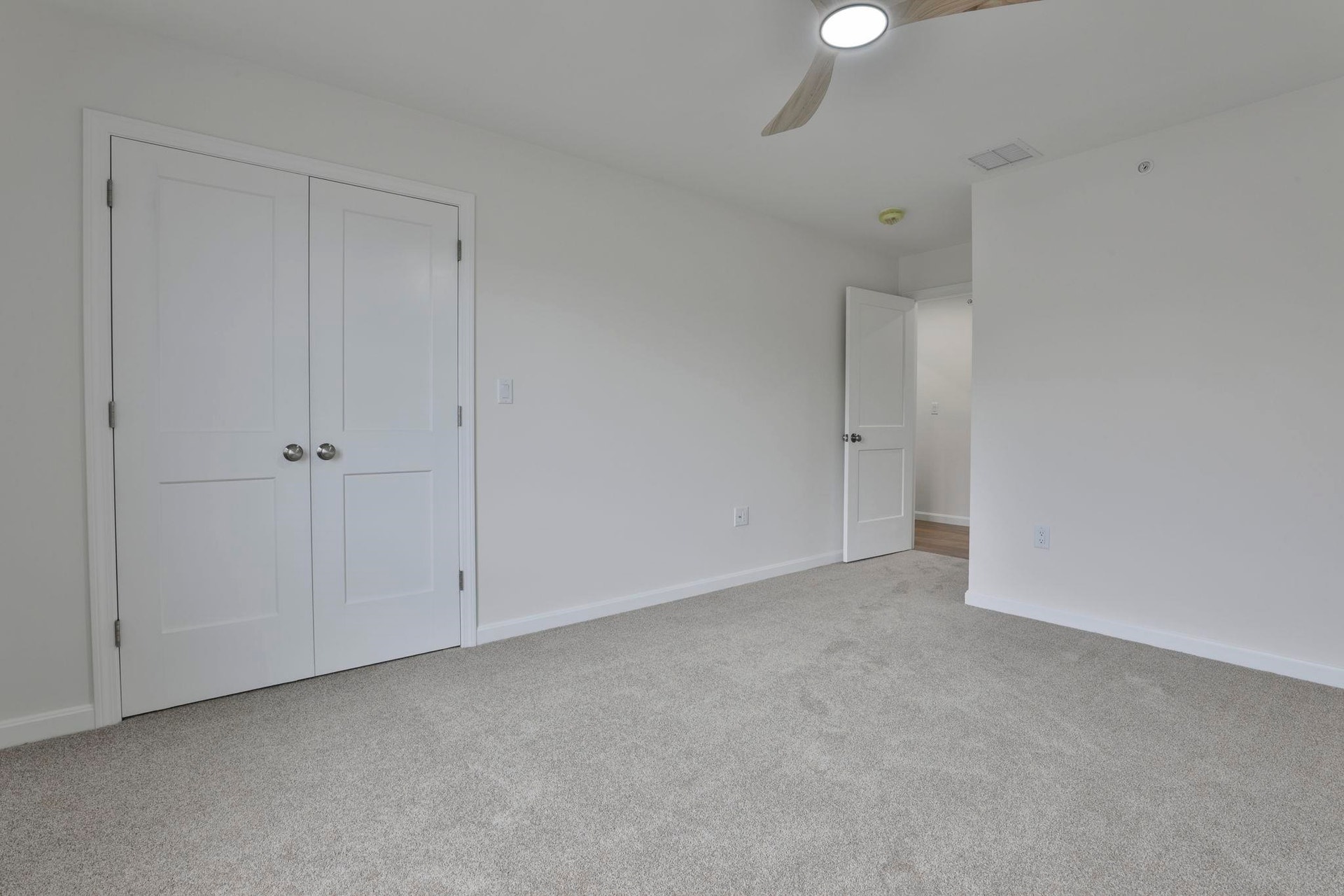 64 Crestview Way, Raymond, NH 03077