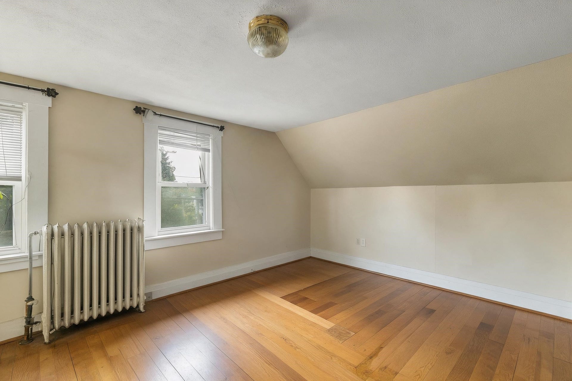 24 Messer Street, Laconia, NH 03246