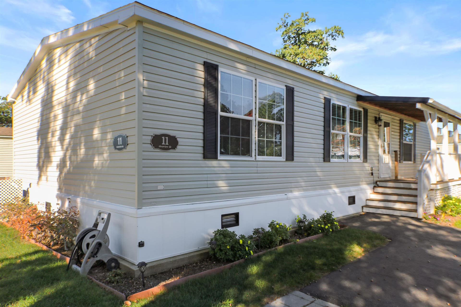 11 Riverview Drive, Rochester, NH 03867