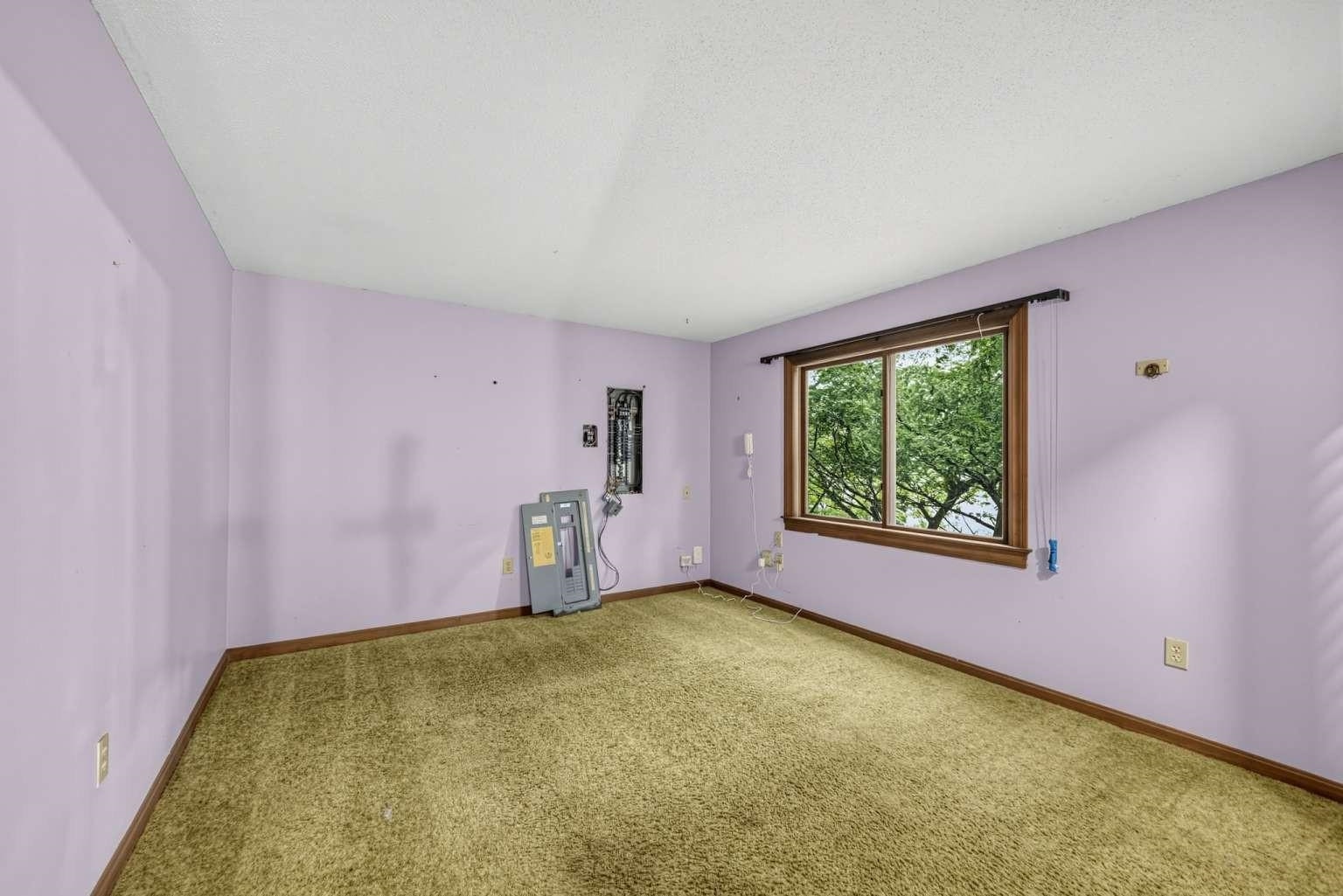 28 Beechwood Road, Hudson, NH 03051