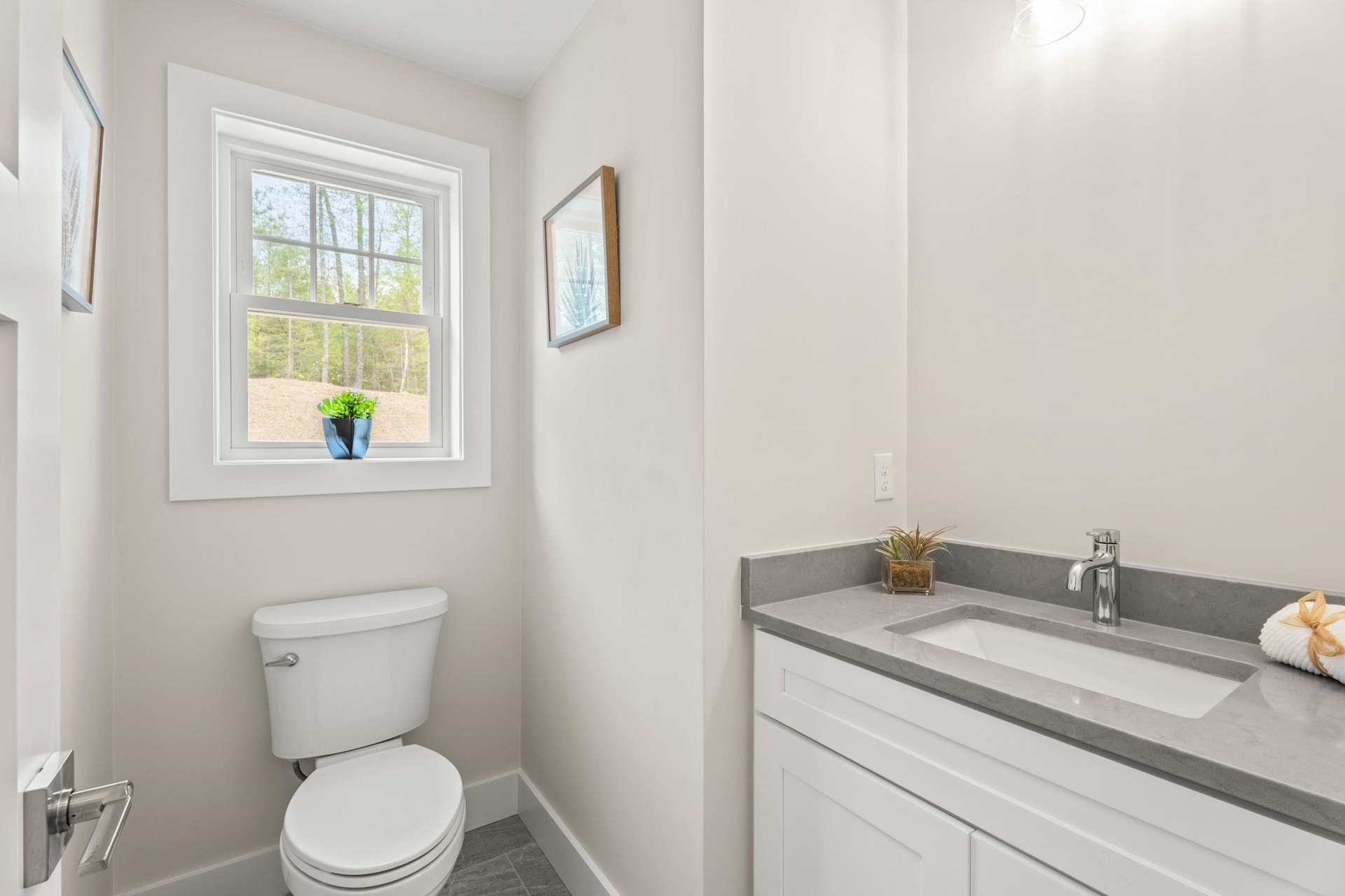 99 Driftwood Circle, #38, Sandown, NH 03873