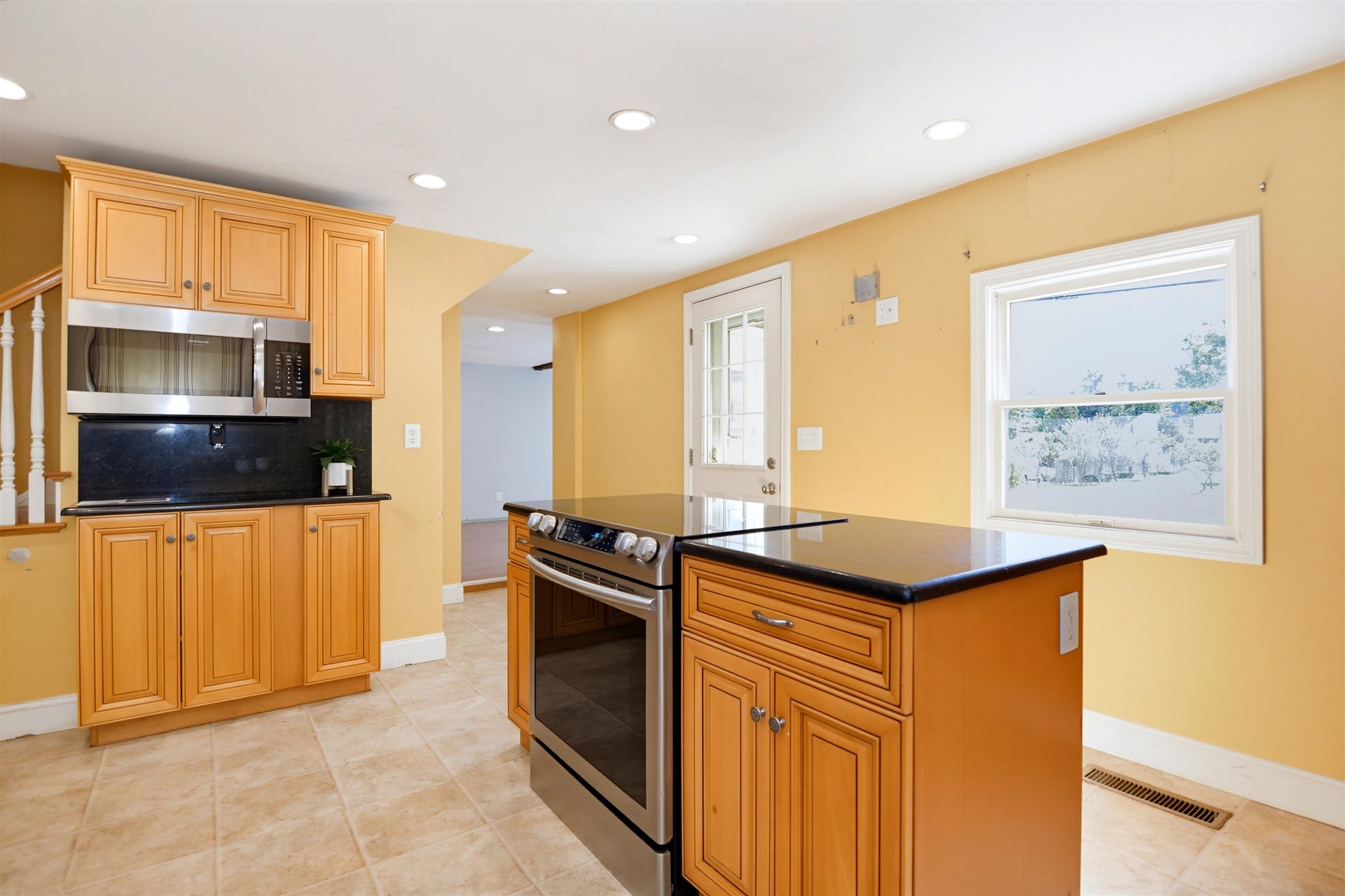 185 Elm Street, Goffstown, NH 03045