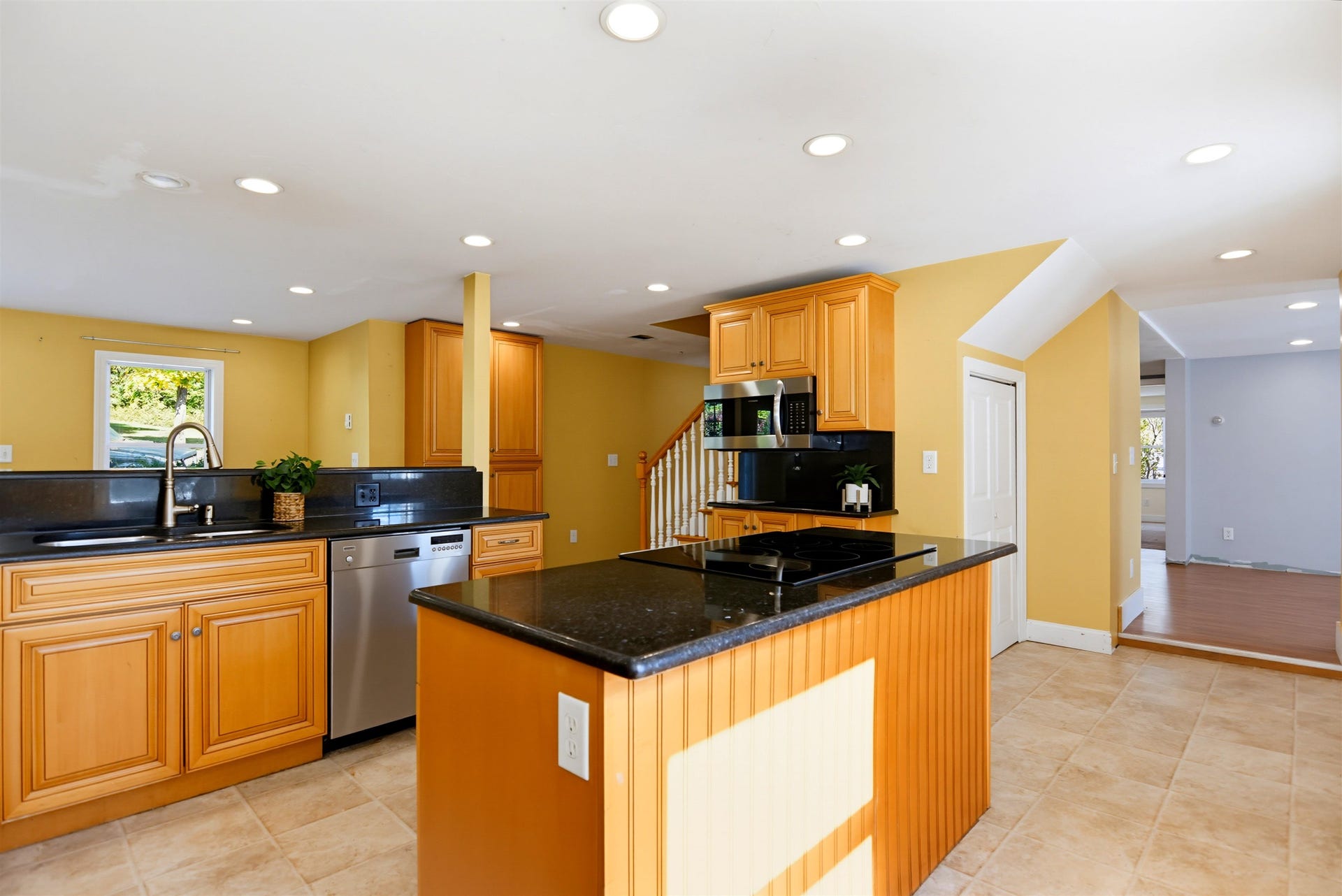 185 Elm Street, Goffstown, NH 03045