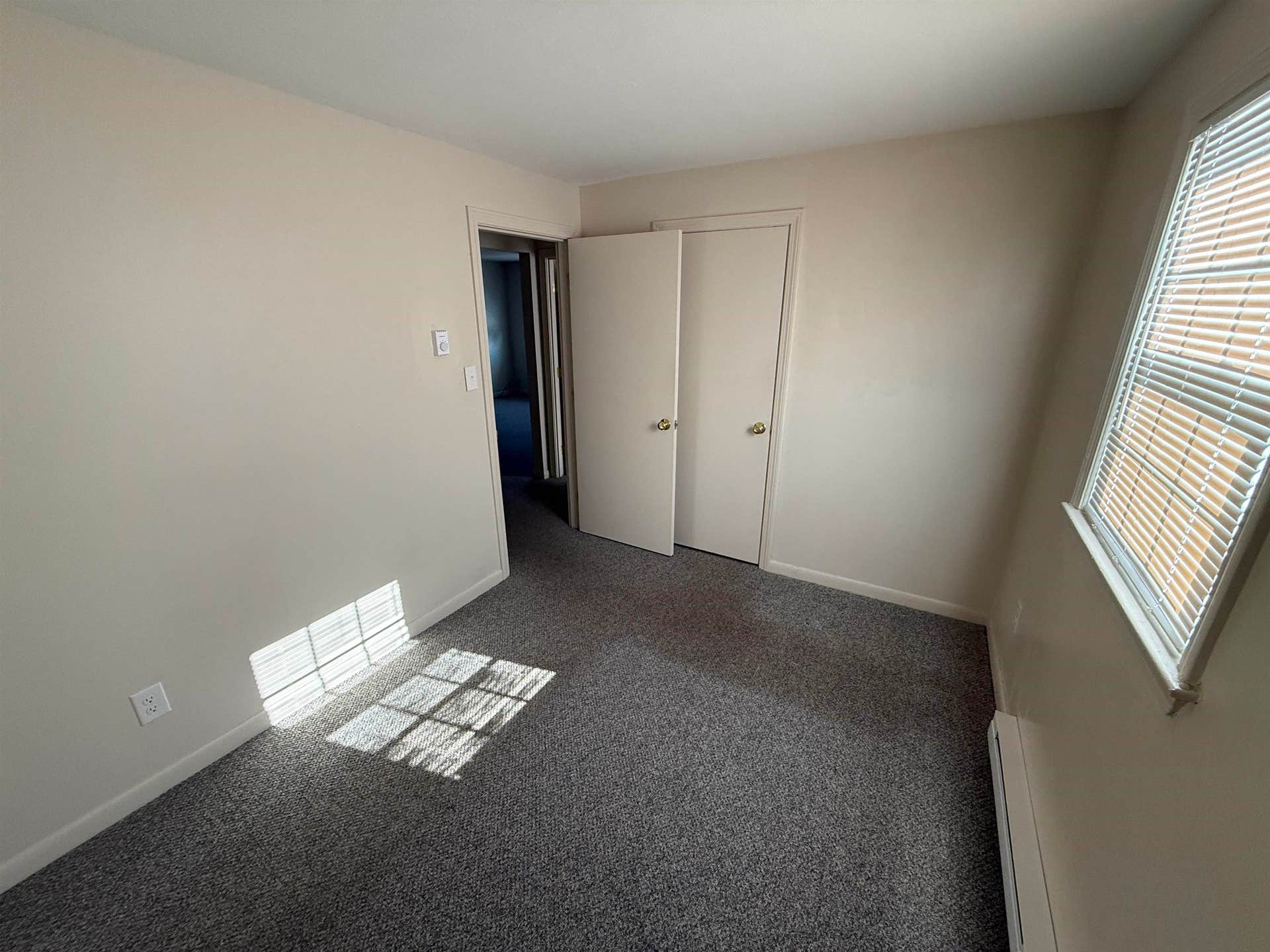 2 Grand Avenue, Nashua, NH 03060