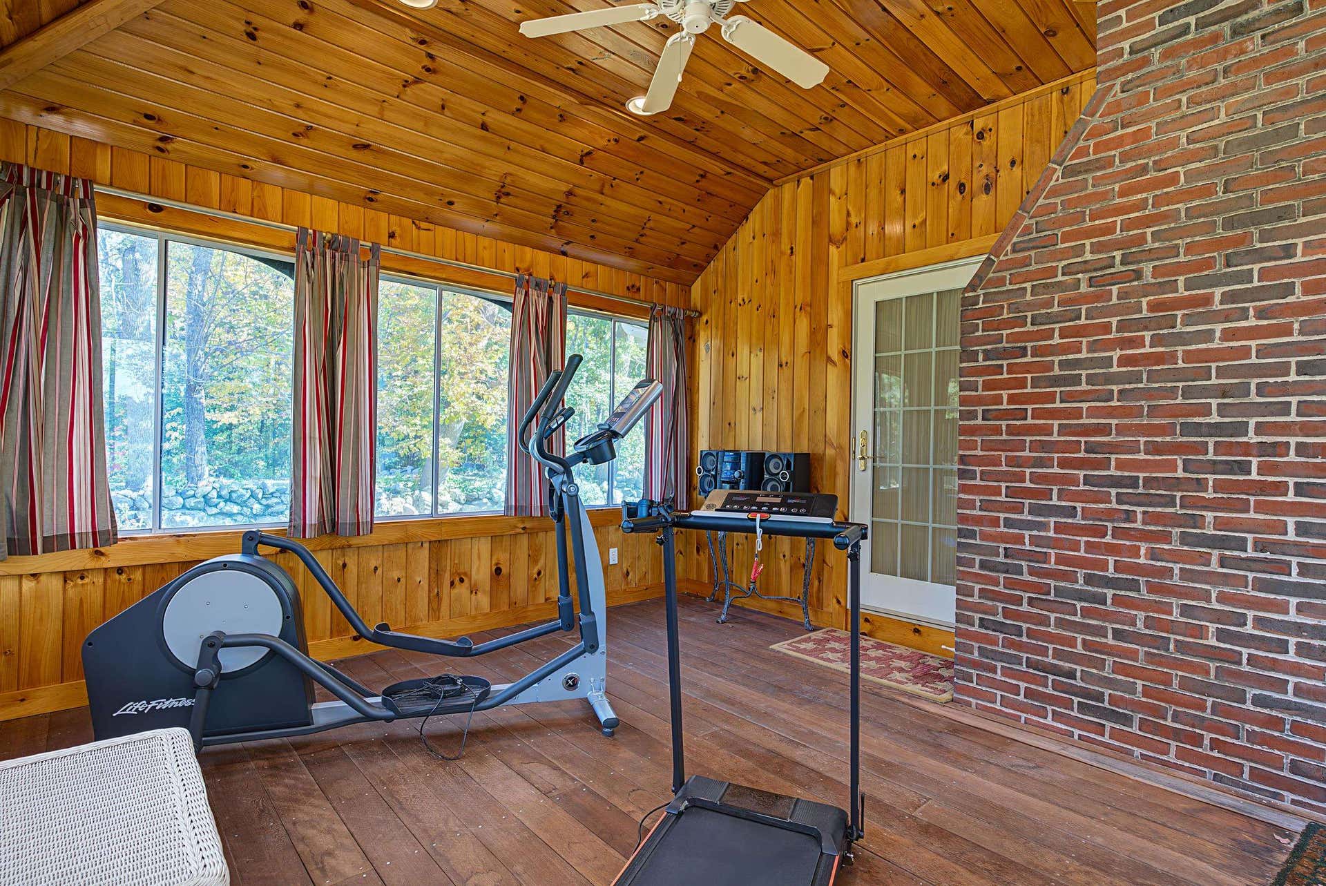 196 Bunker Hill Avenue, Stratham, NH 03885