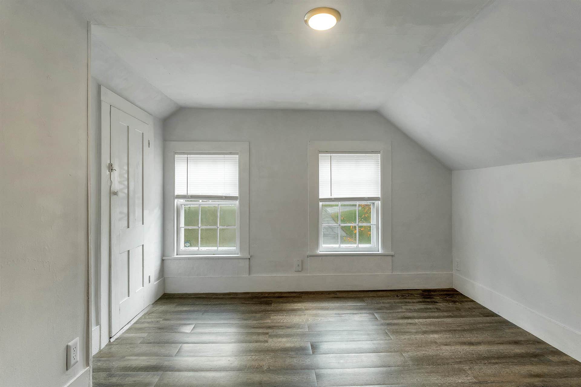 2nd Floor bedroom