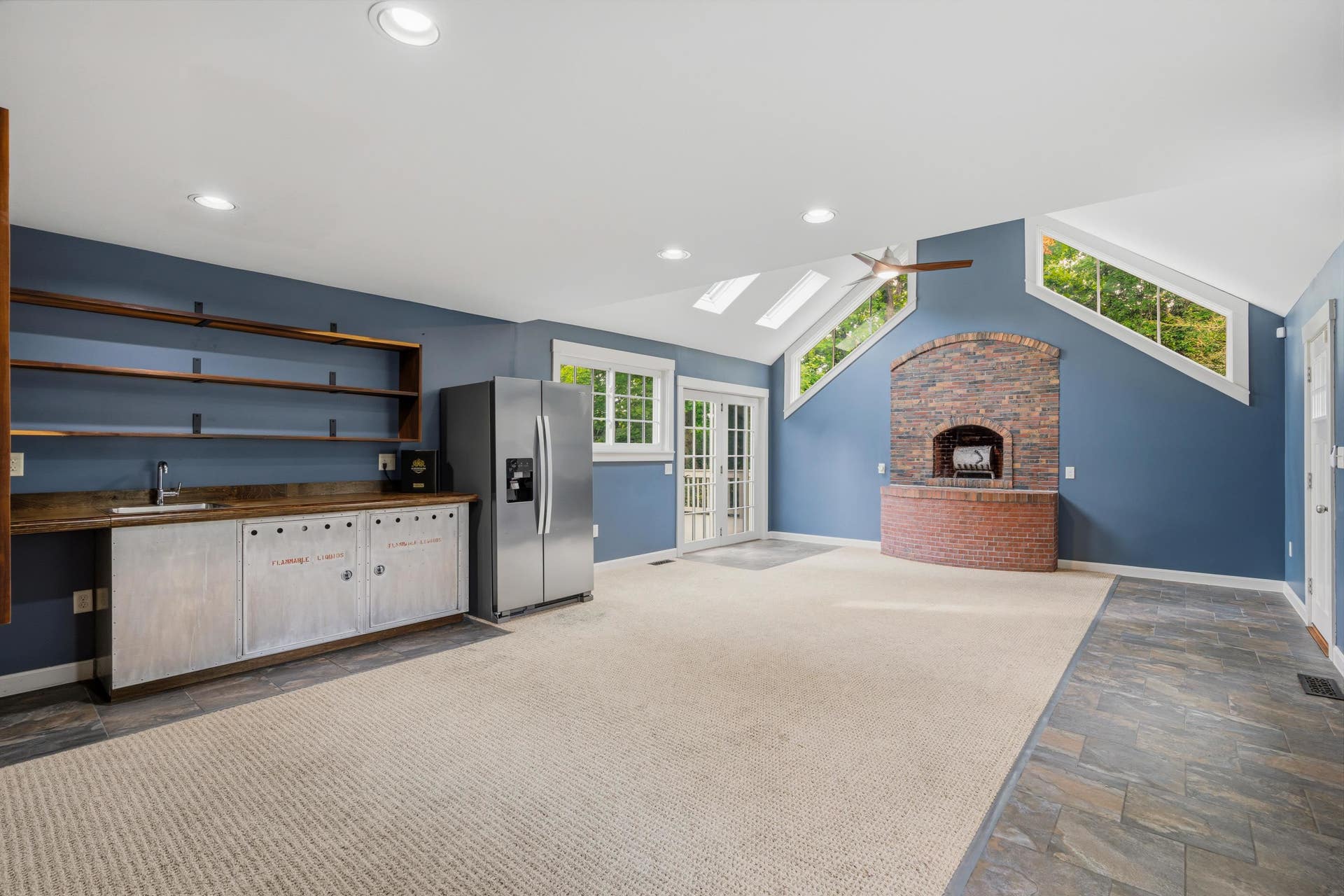 17 NEWFIELDS Road, Exeter, NH 03833