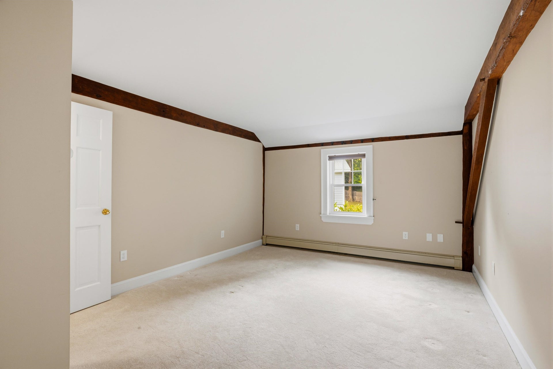 17 NEWFIELDS Road, Exeter, NH 03833