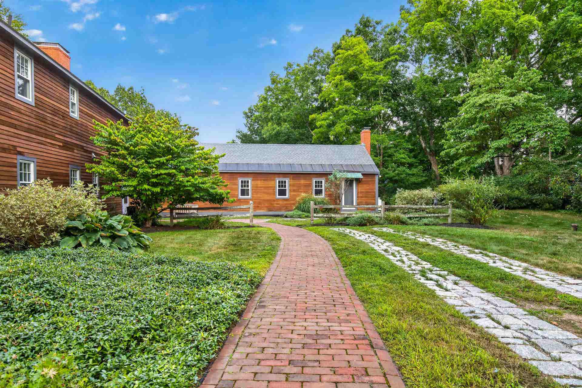 17 NEWFIELDS Road, Exeter, NH 03833
