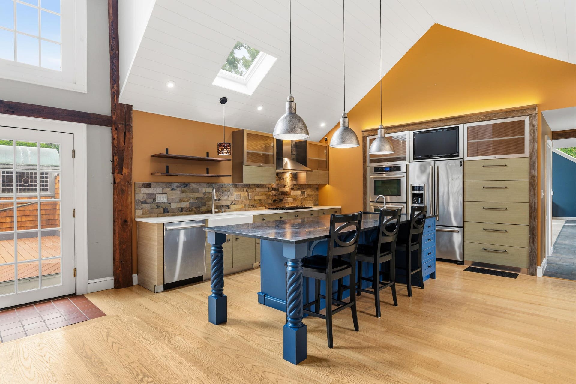 17 NEWFIELDS Road, Exeter, NH 03833