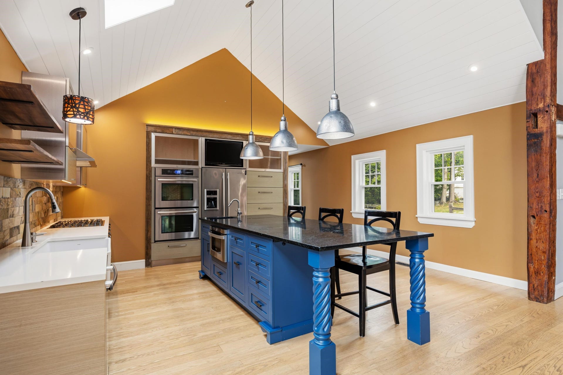17 NEWFIELDS Road, Exeter, NH 03833