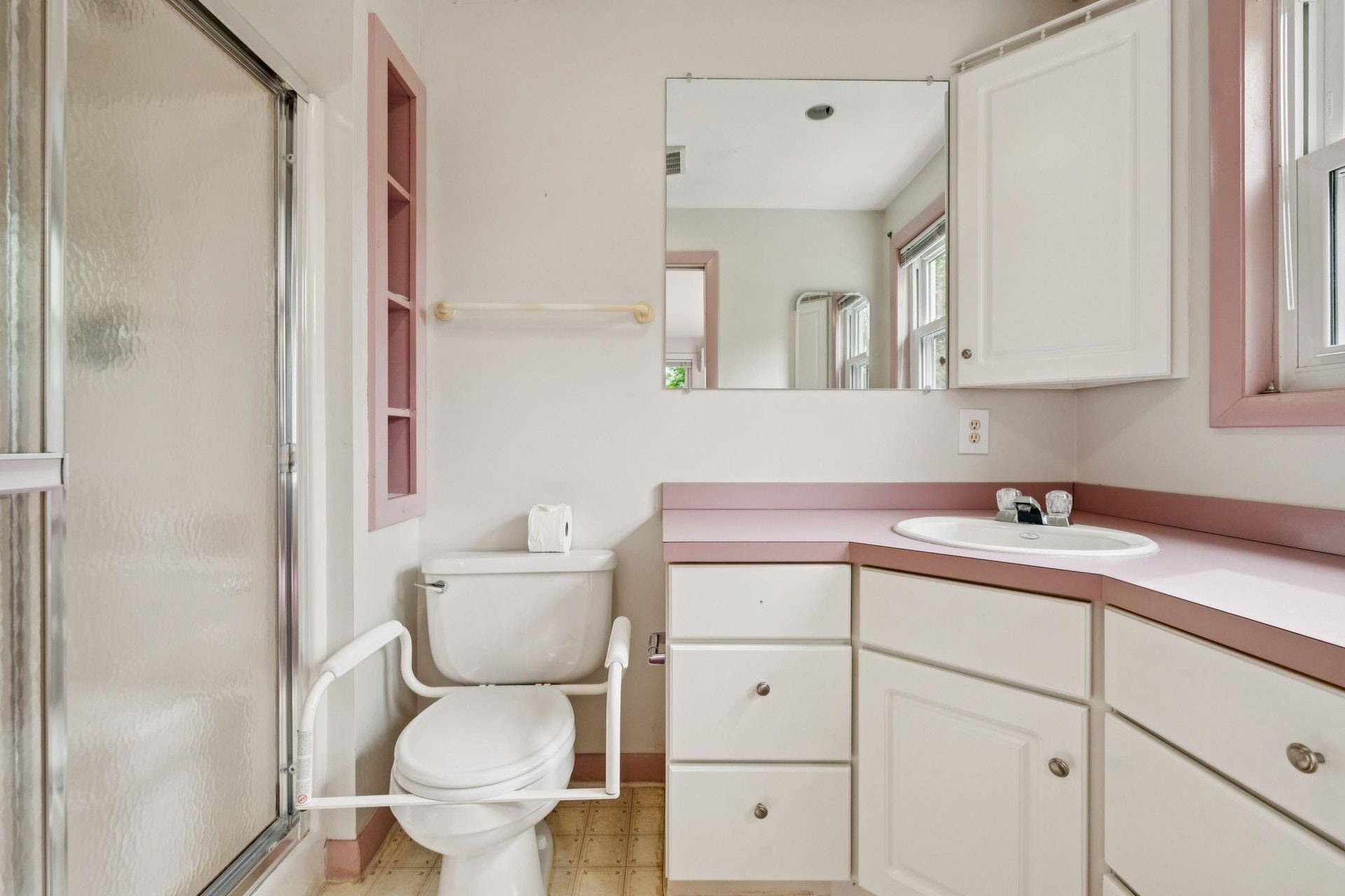 74 Coakley Road, Portsmouth, NH 03801