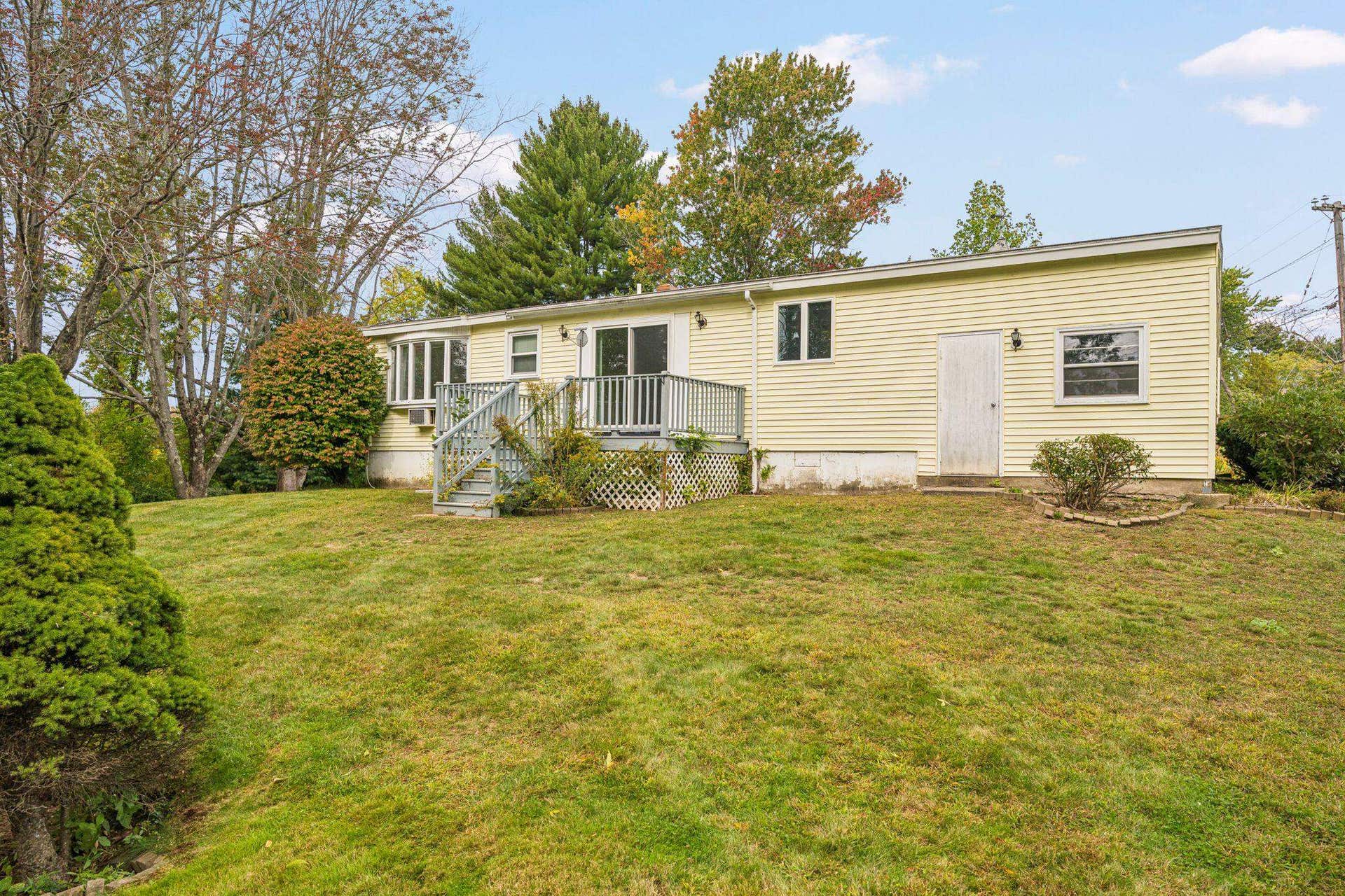 74 Coakley Road, Portsmouth, NH 03801