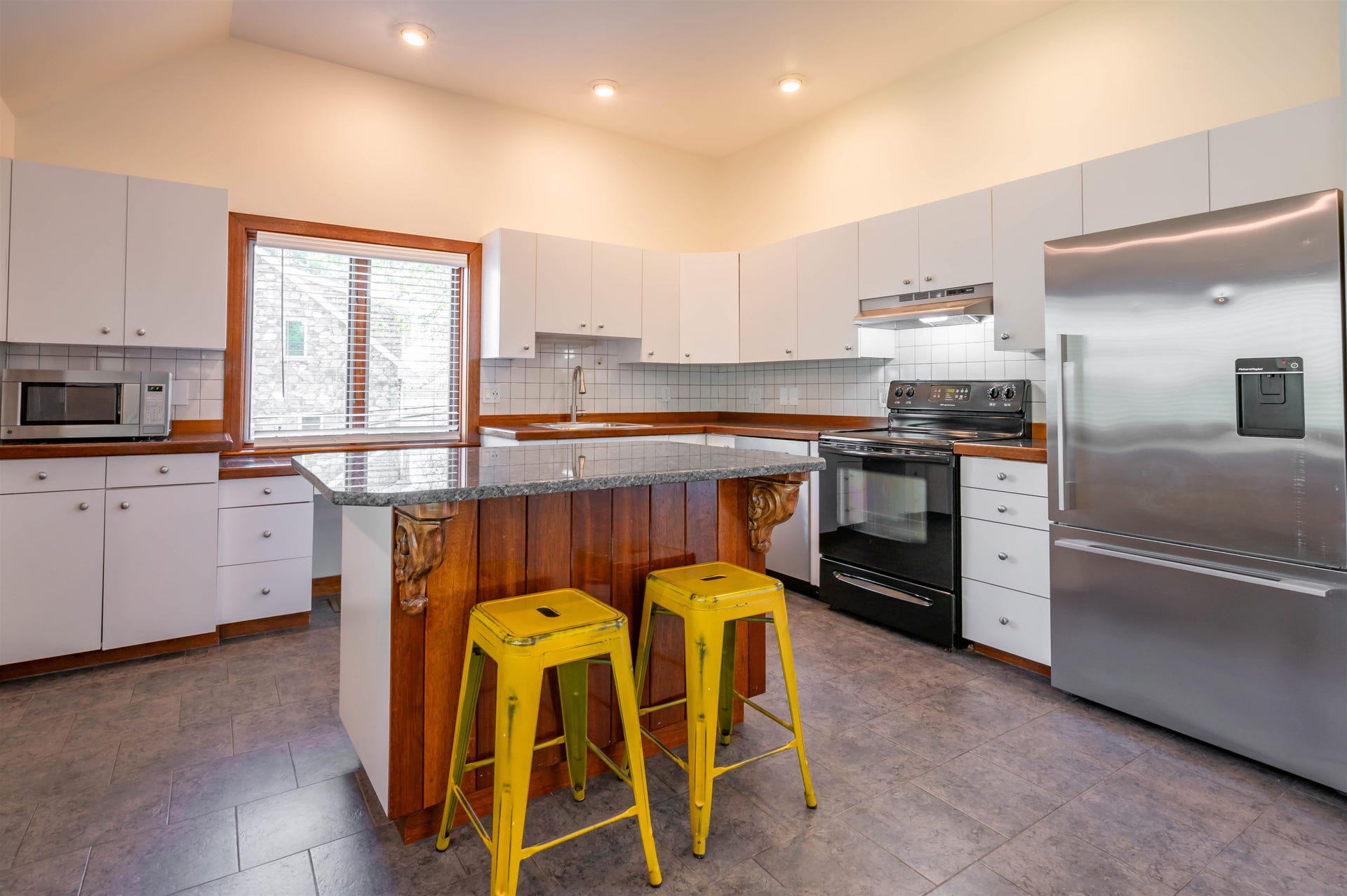 51 Depot Road, Hampton Falls, NH 03644