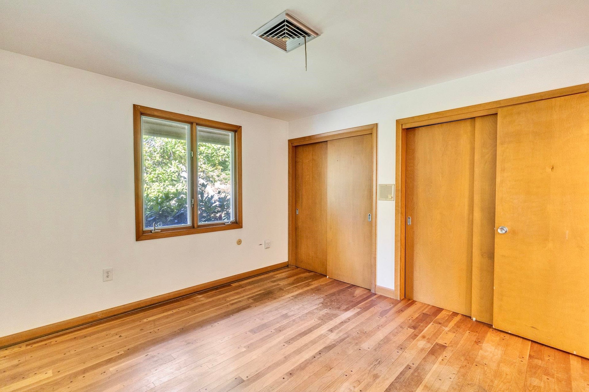 161 Lakeview Lane, Manchester, NH 03104