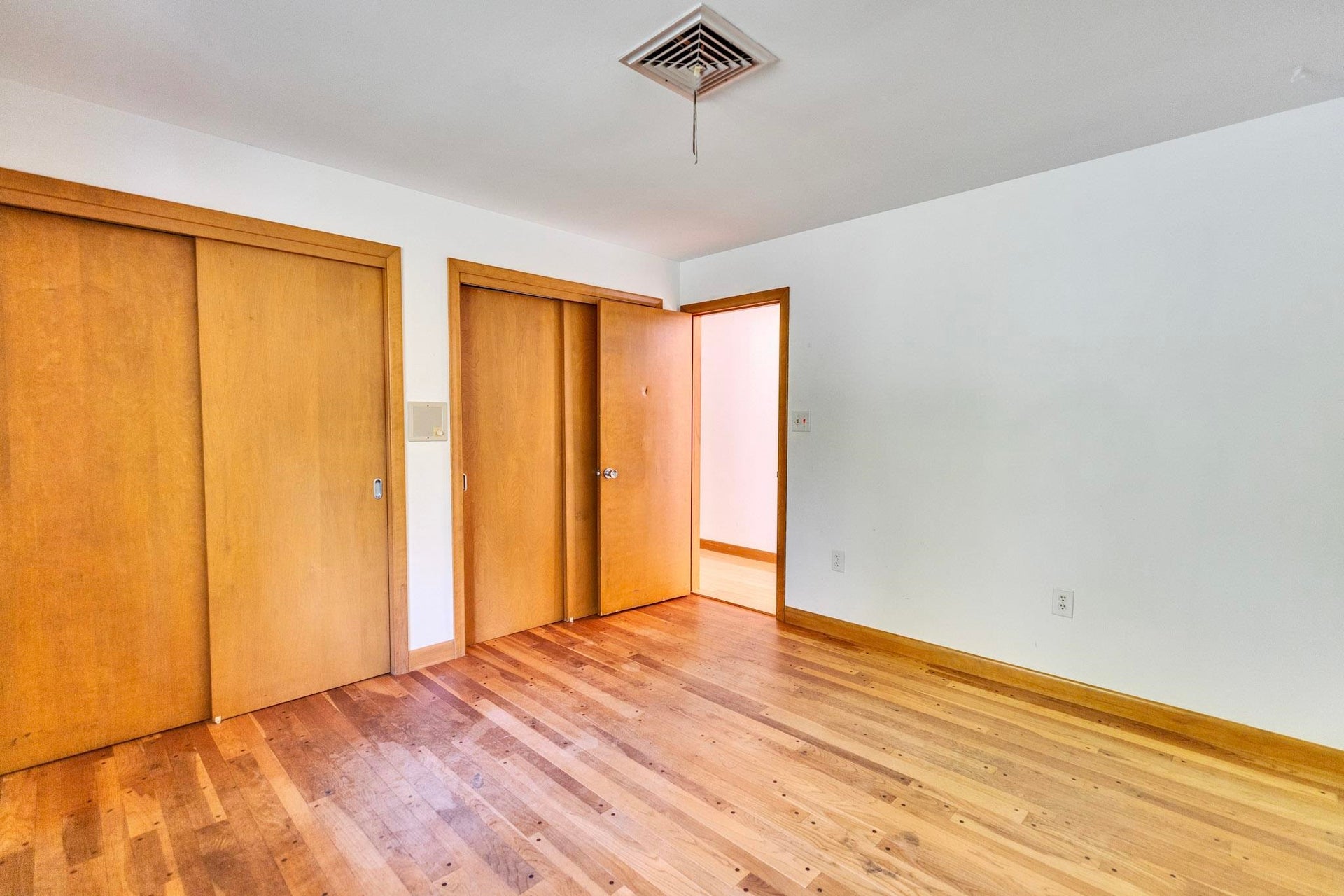 161 Lakeview Lane, Manchester, NH 03104